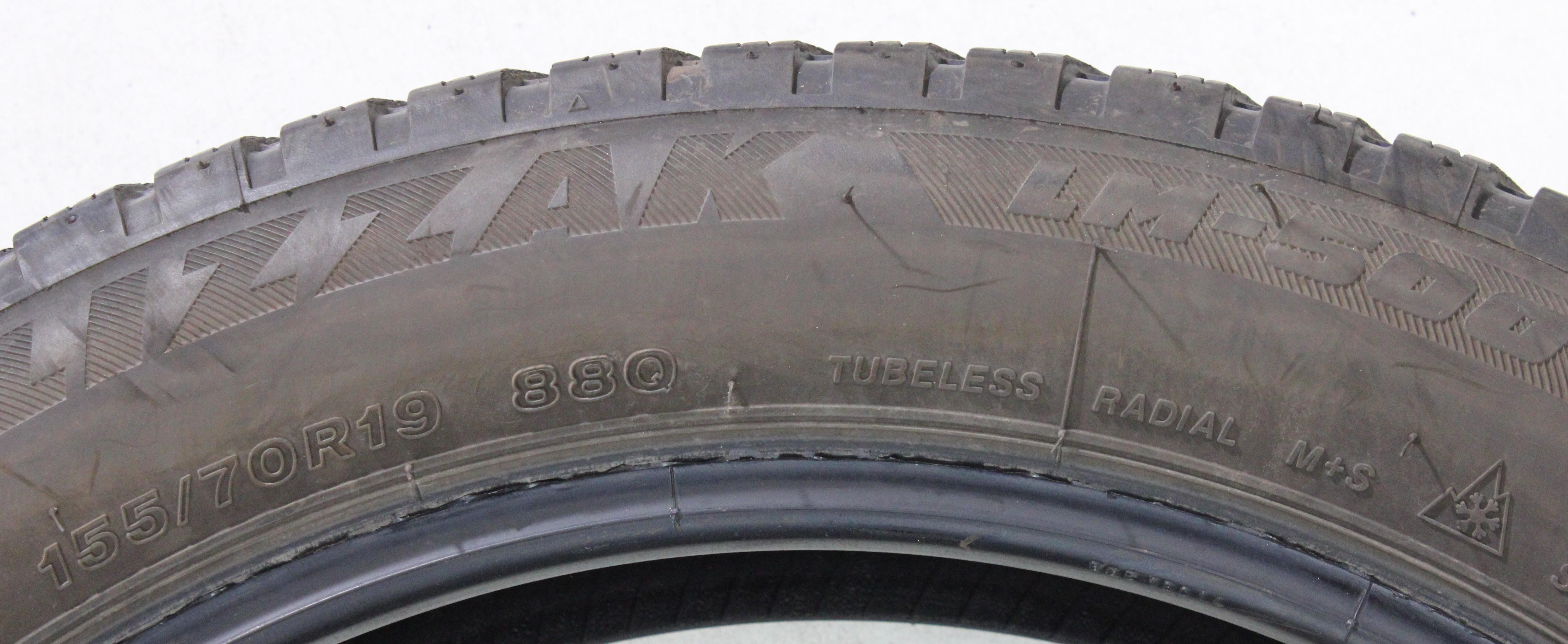 2 x 155/70R19 88Q Winterreifen Bridgestone Blizzak LM-500* 5,5-6mm 2020