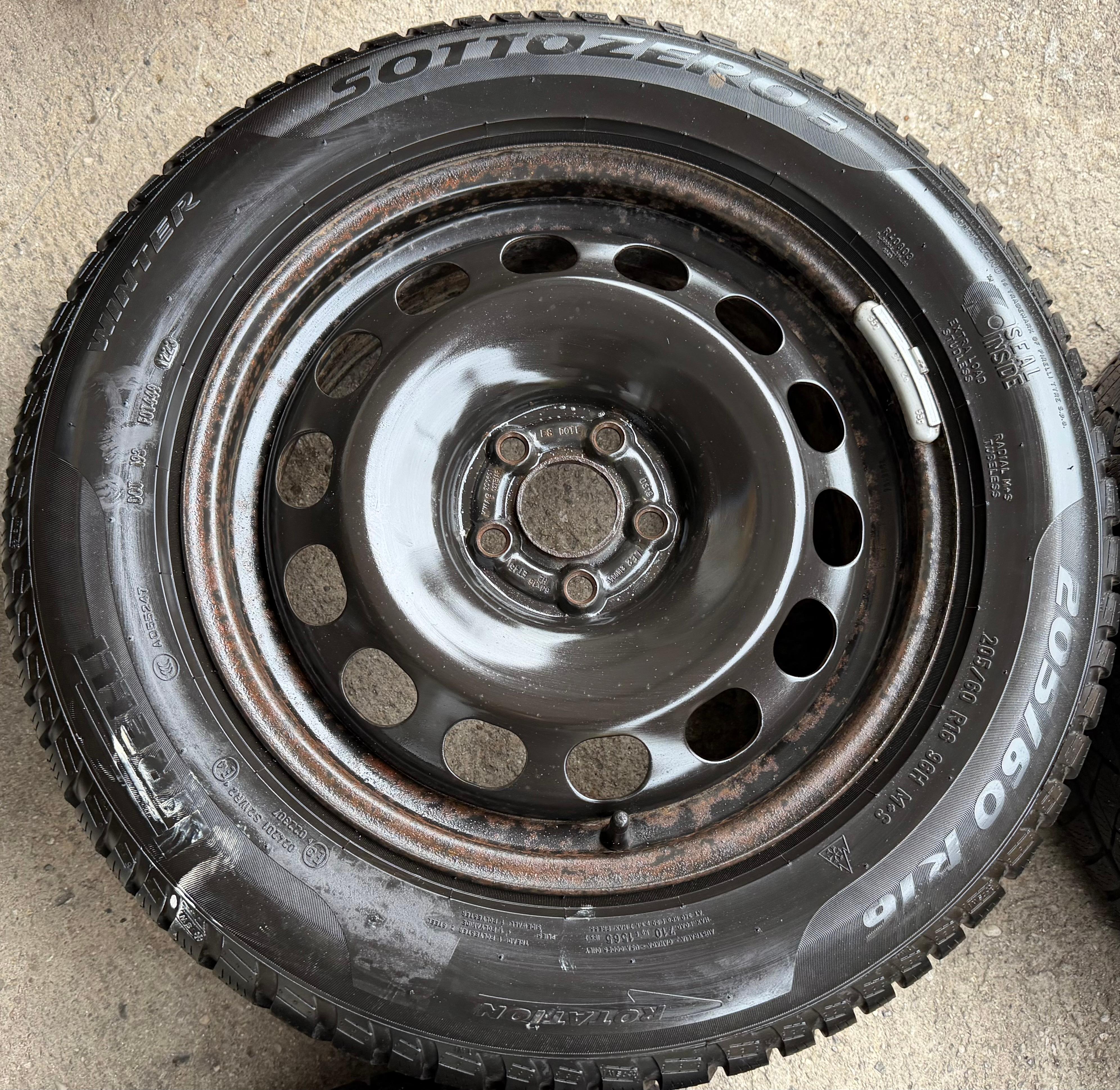 4 Original 16" Winterräder VW T-Cross C1 205/60R16 96H 2Q0601027E Pirelli