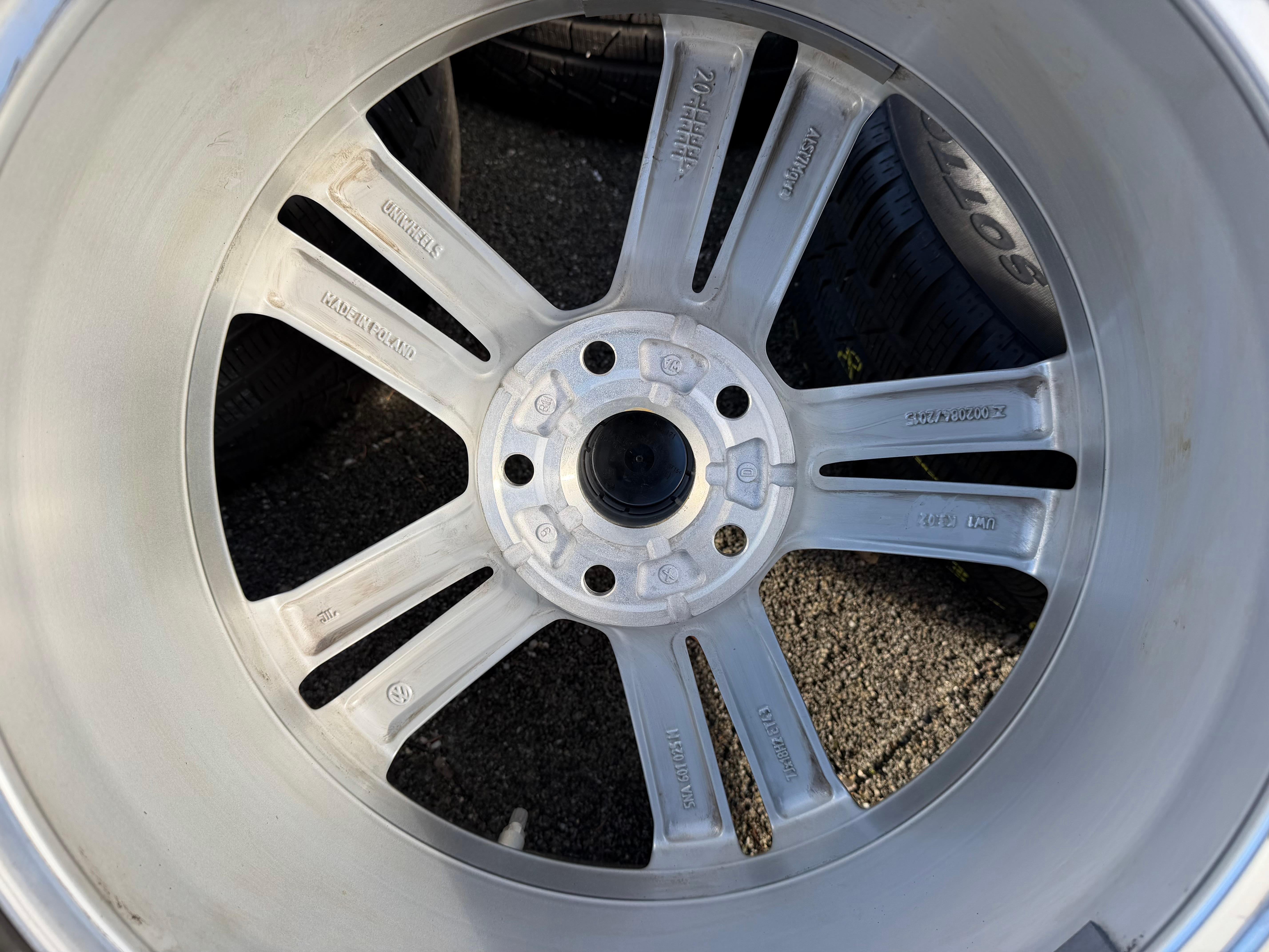 4 ruedas de invierno de aleación originales de 18" para VW Tiguan II 5NA 235/55R18 104H 5NA601025M Sebring Pirelli