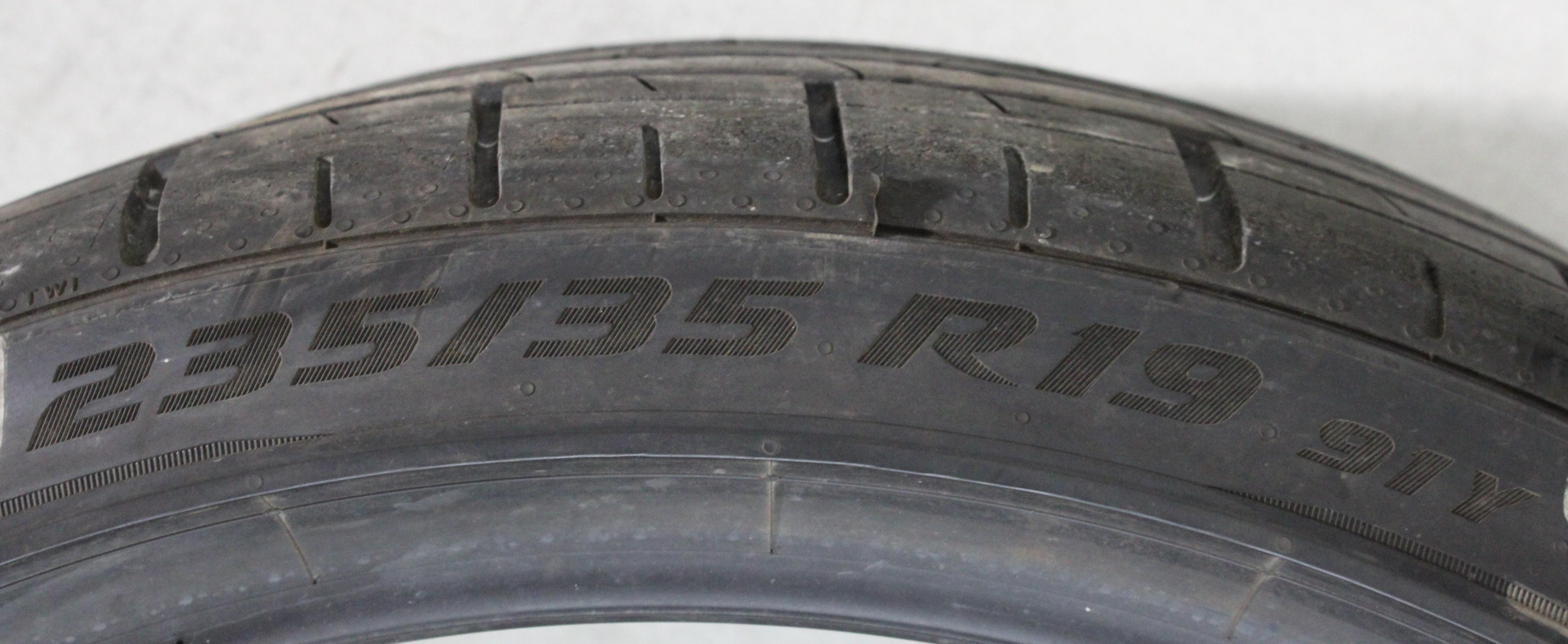1 x 235/35R19 91Y Sommerreifen Pirelli Pzero PZ4 A01 6,5-7mm 2018