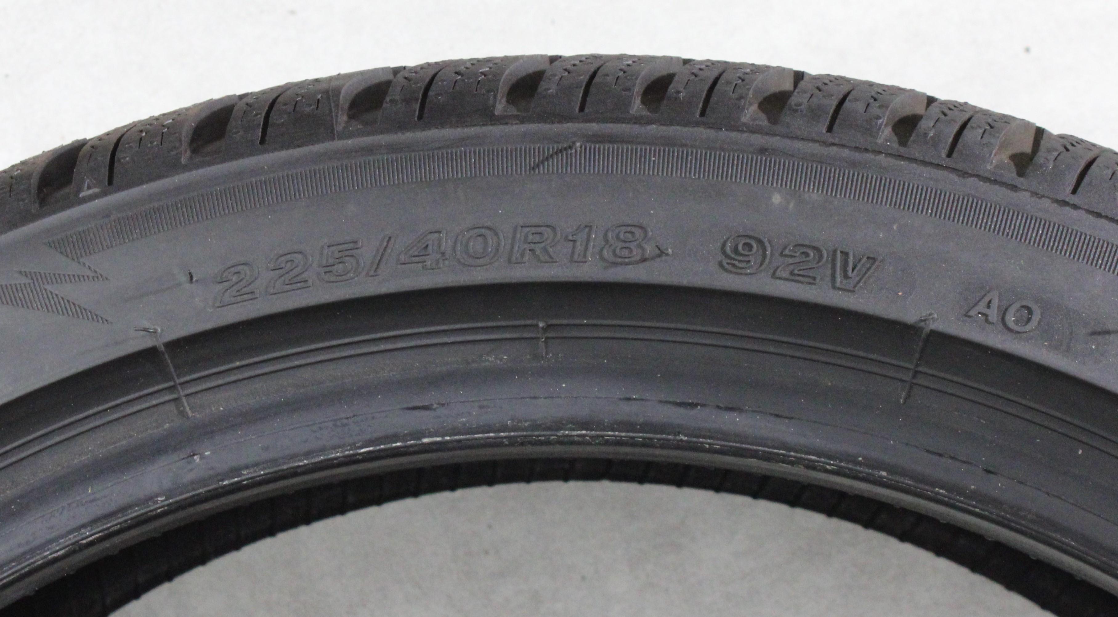 2 pneus hiver Bridgestone Blizzak LM005 AO 225/40R18 92V, neufs, 2023