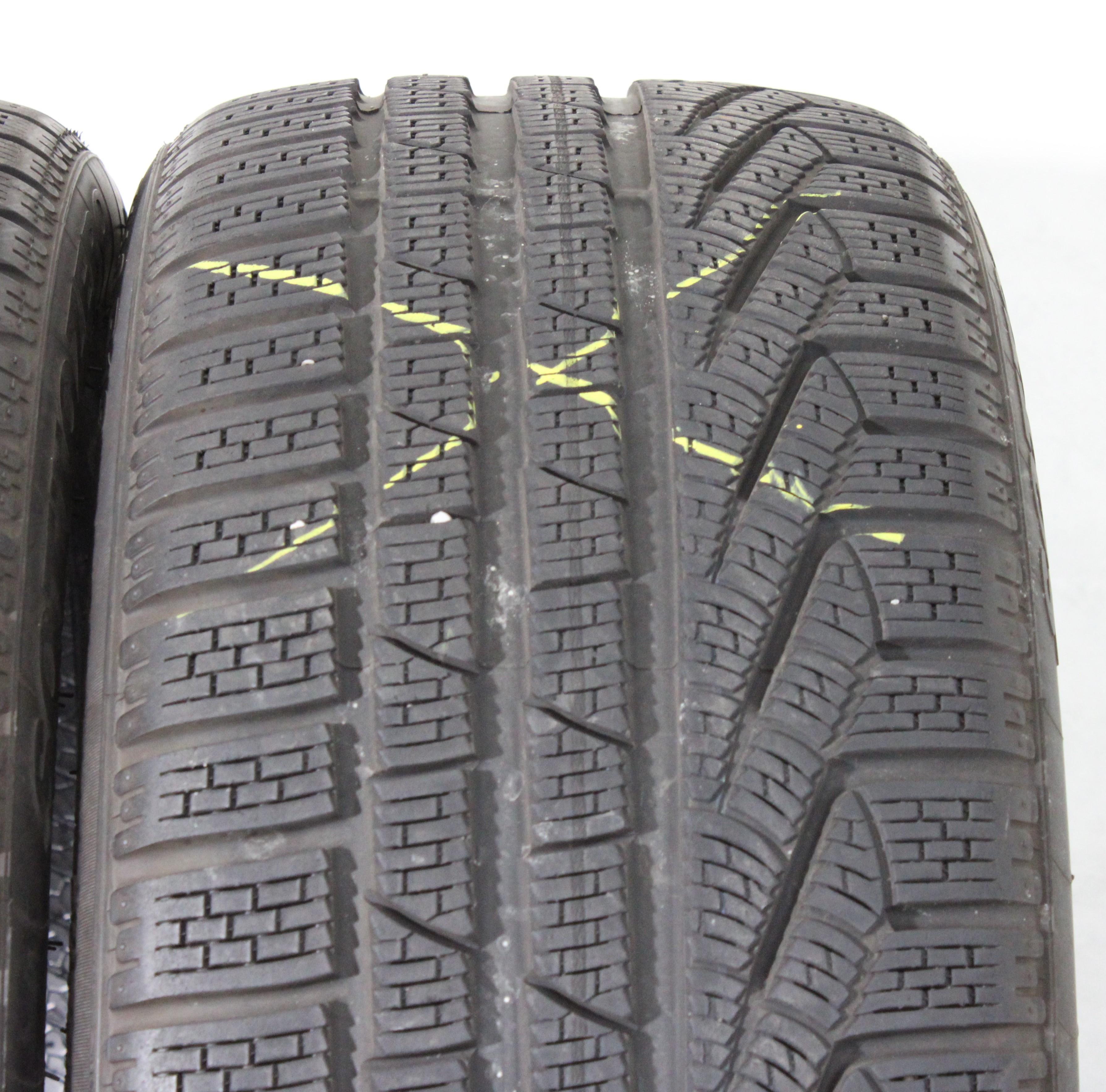 2 x 235/40R19 92V pneus hiver Pirelli Sottozero Winter 240 Série 2 N0 5,5-6mm 2019
