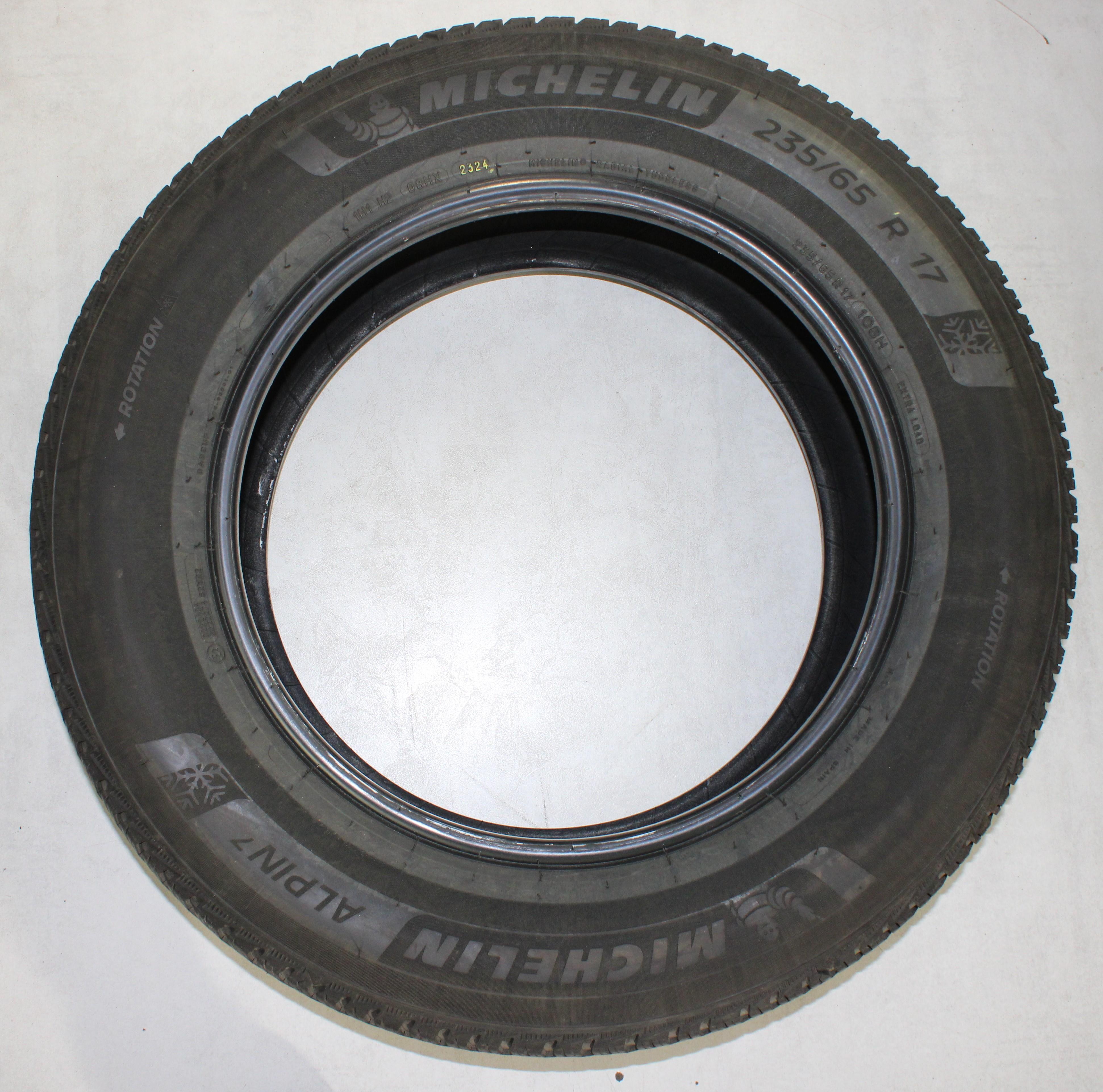 2 x 235/65R17 108H Winterreifen Michelin Alpin 7 1x4-4,5mm/1x4,5-5mm 2024 XL
