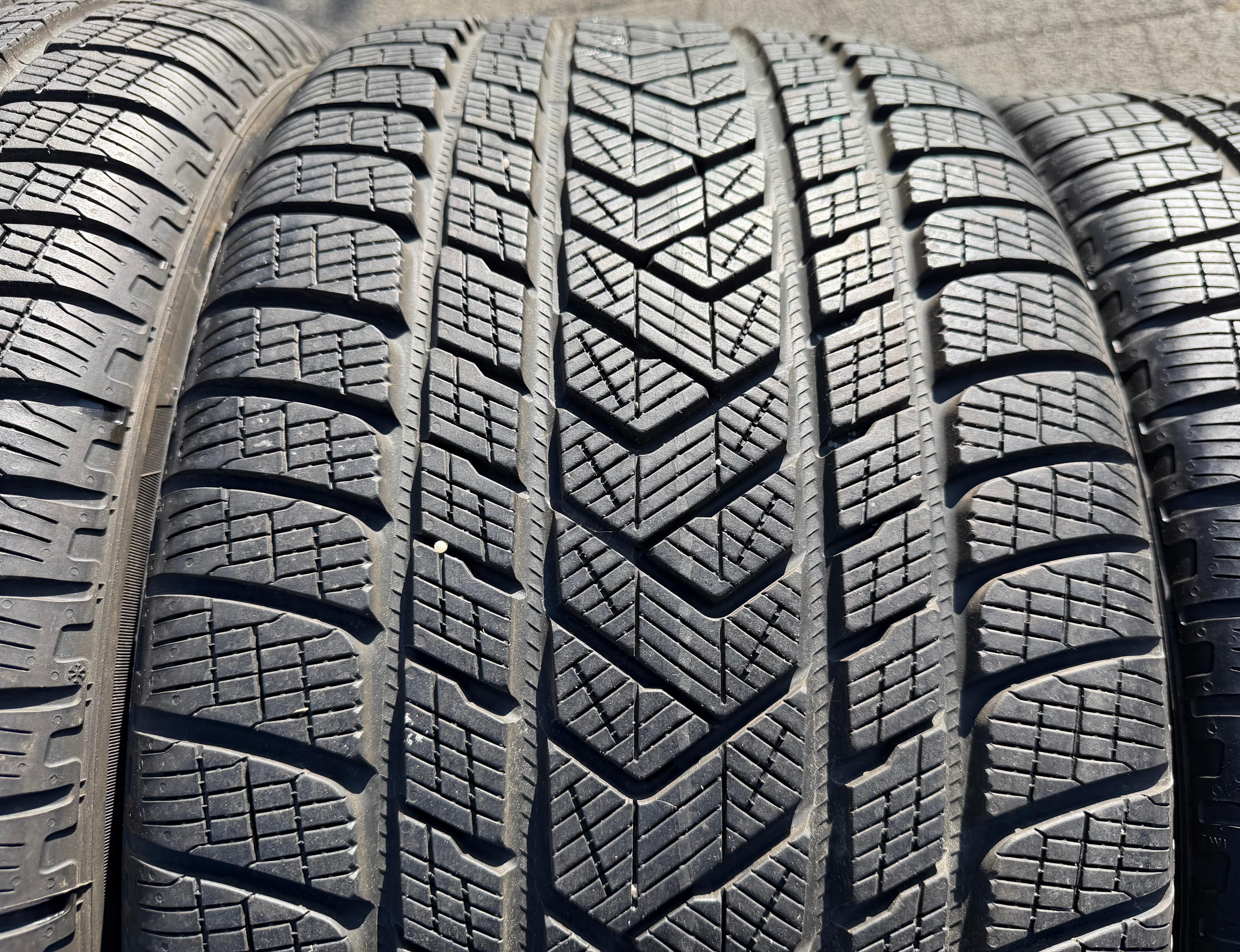4 originele 21" lichtmetalen winterwielen Porsche Cayenne 9YA Pirelli TPMS 9Y0601025BF 9Y0601025BG