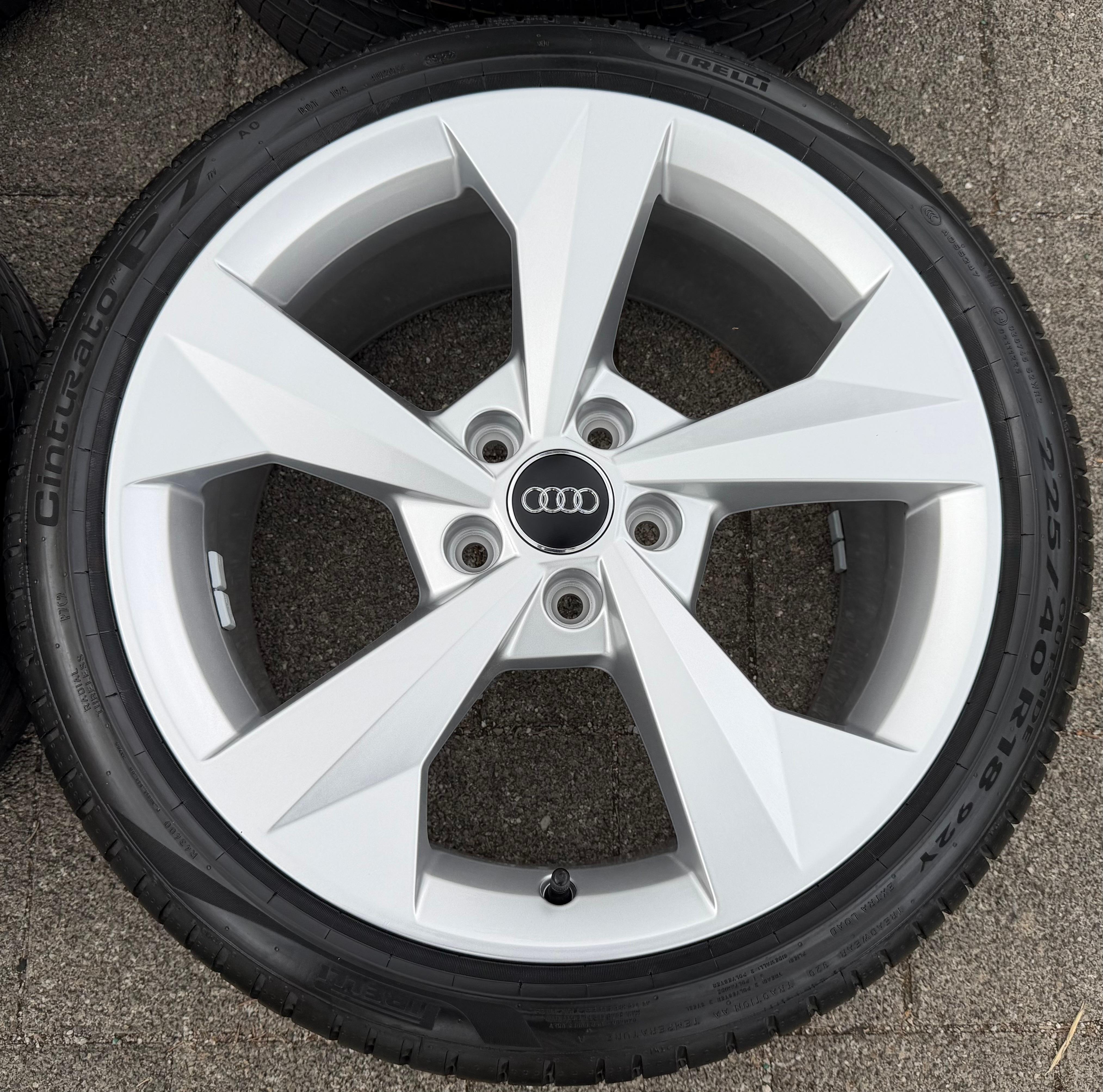 4 llantas de aluminio originales Sommer de 18" para Audi A3 S3 8Y 8Y0601025J 225/40R18 92V 2022, nuevas