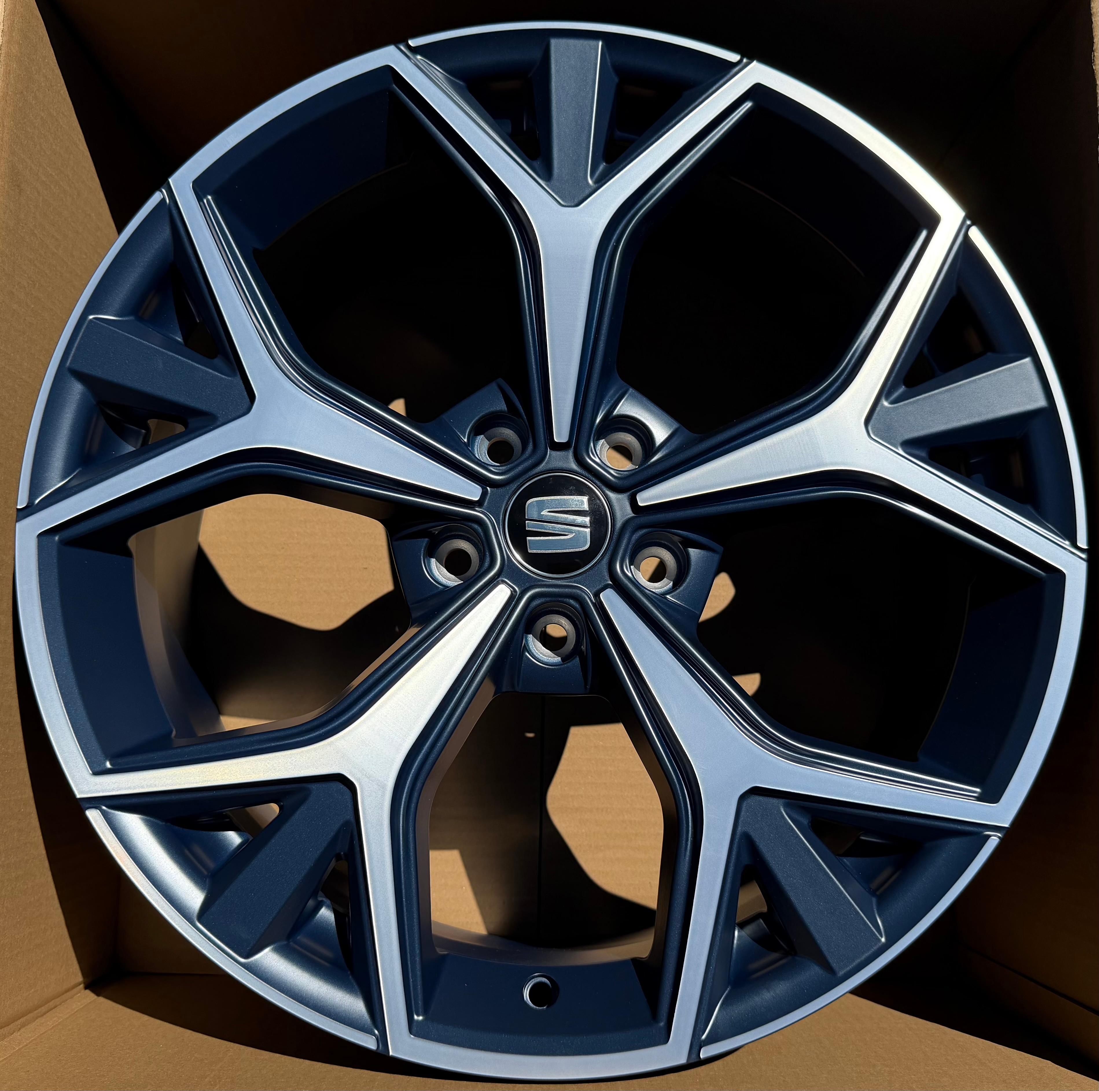 1 cerchio in lega originale da 19" per SEAT Ateca 5 porte, codice 575071499, 8x19 ET45, Aneto, nuovo, blu