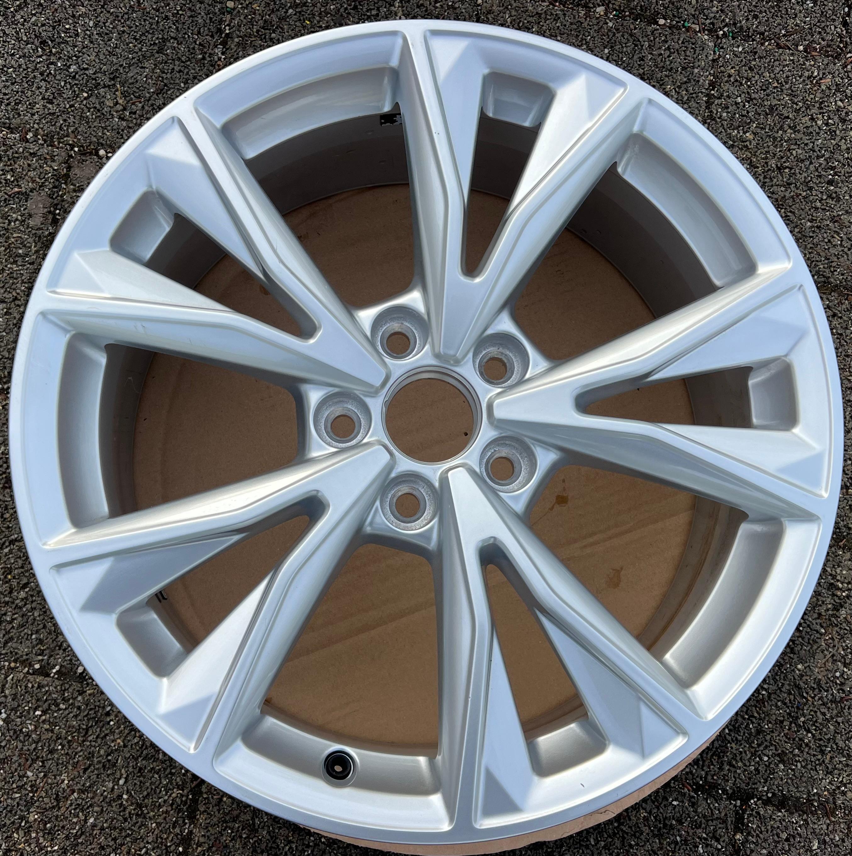 1 X ORIGINAL 18" ALUFELGE AUDI Q3 F3 83A601025K 7x18 ET43 FELGE FREIHAUS