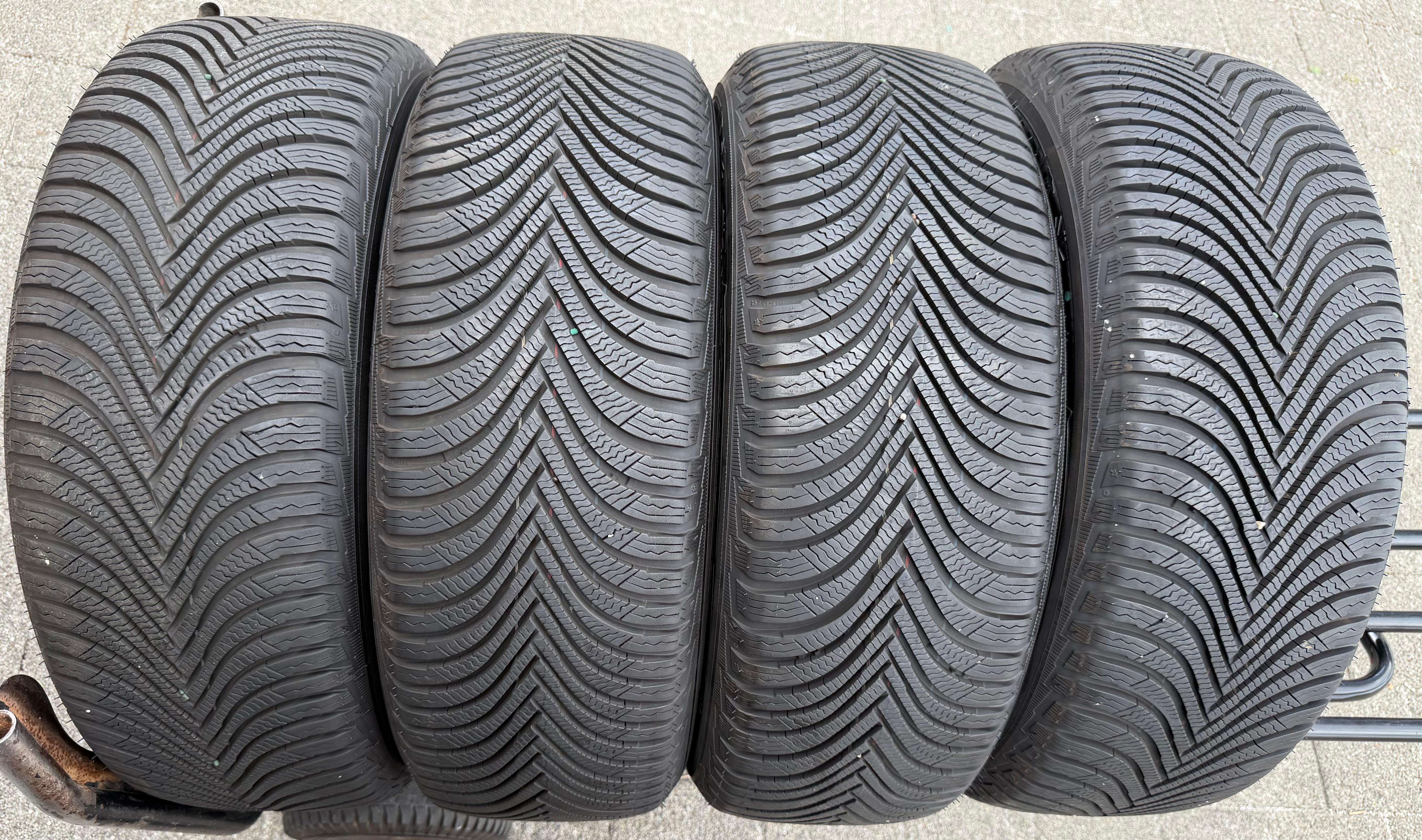 4 Original 17" Alu Winterräder Audi Q2 215/55R17 94V Michelin 8MM