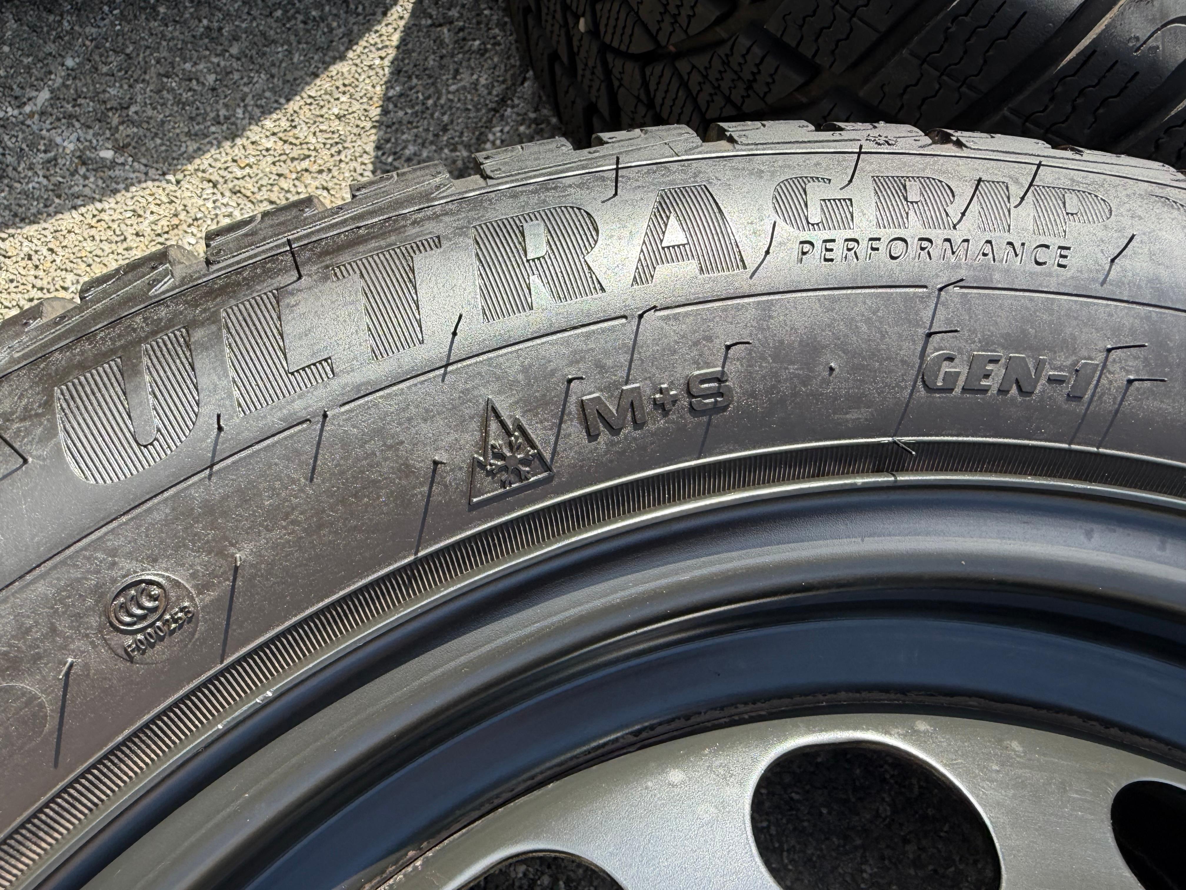 4 Winterräder Audi A3 8V Sportback Cabrio  205/55R16 91H Goodyear 8V0601027A 2021