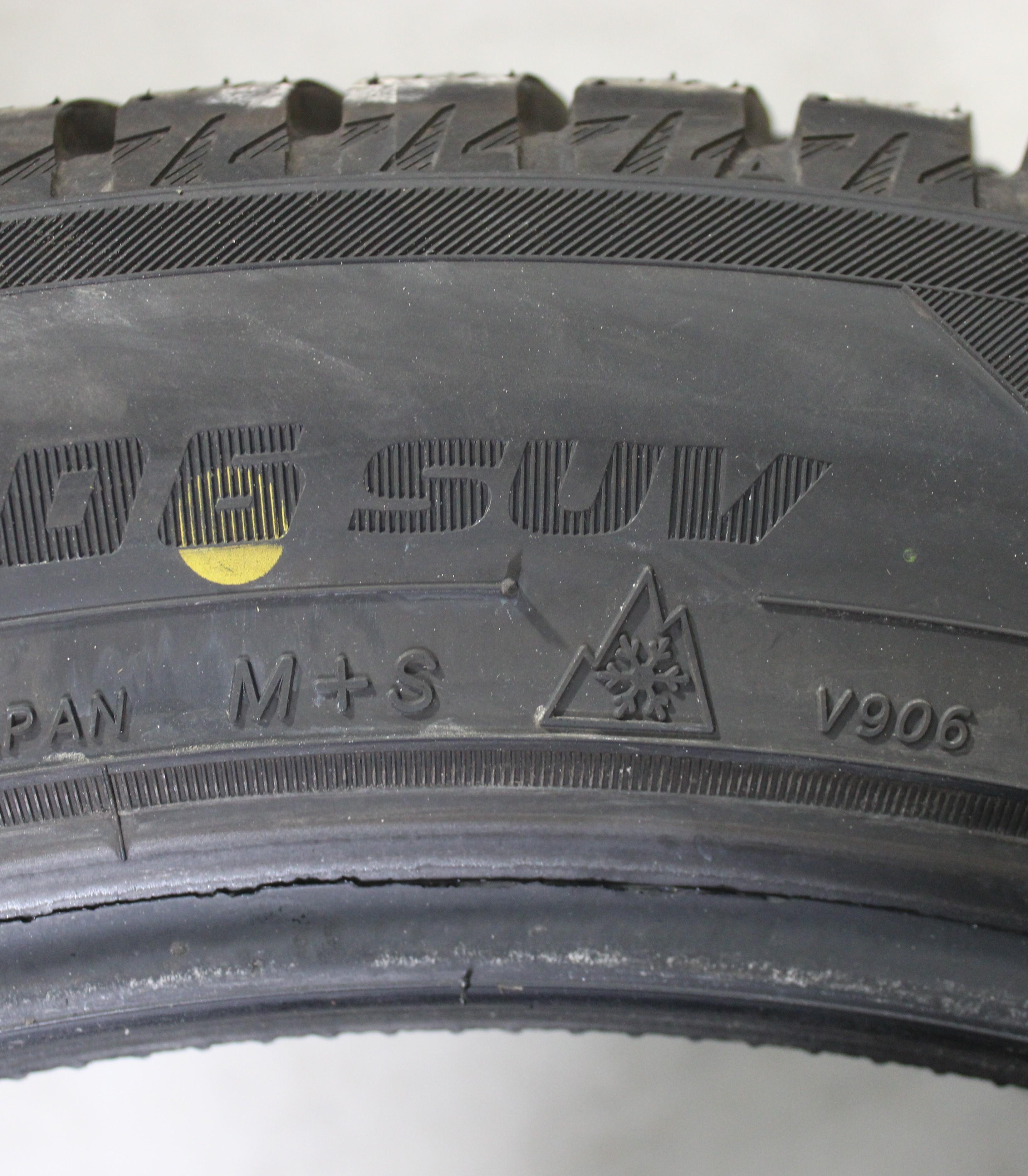 2 x 255/45R21 106V 2 x 285/40R21 109V Winterreifen Yokohama BluEarth Winter V906 SUV 7,5mm 2024 XL