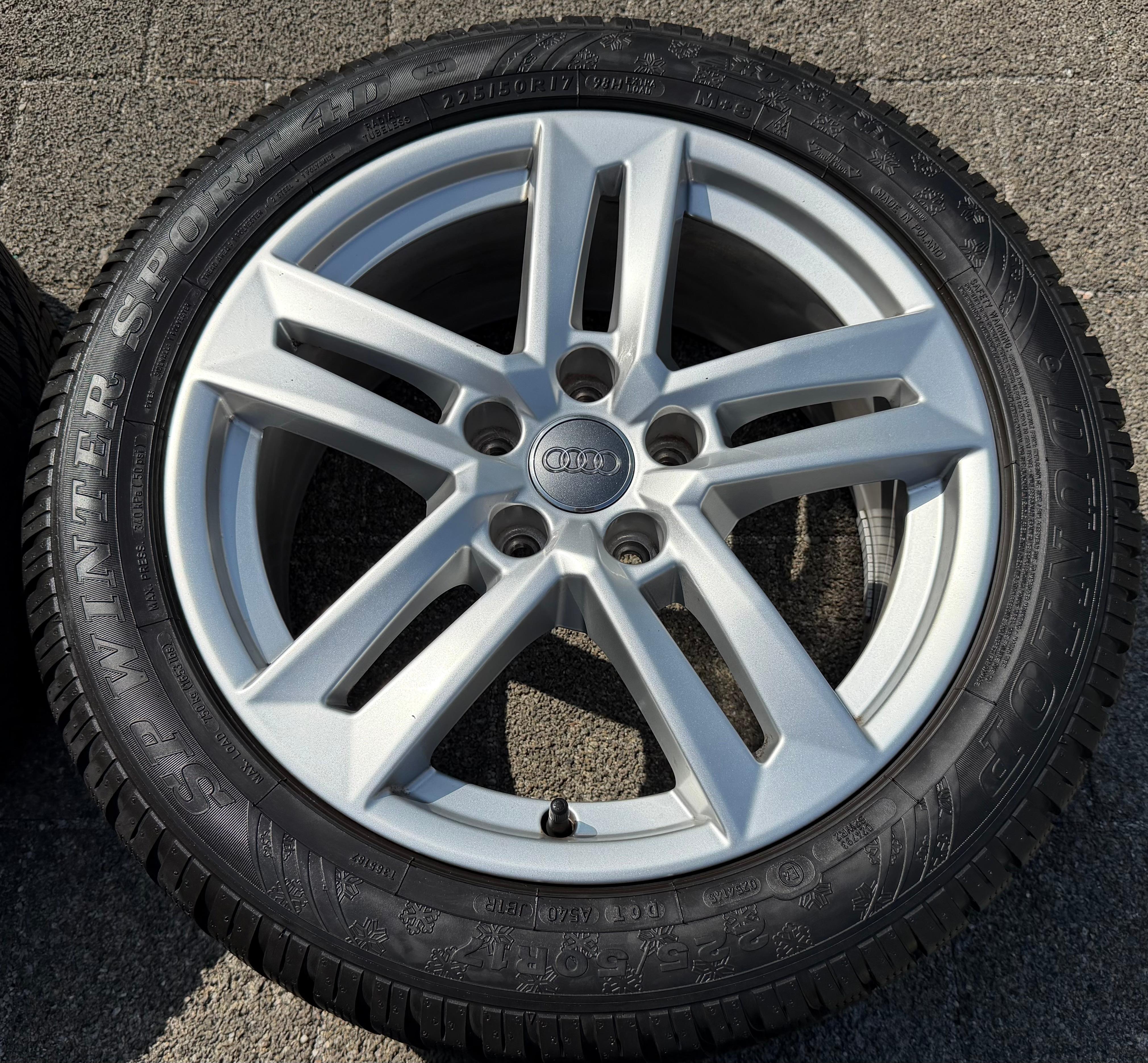 4 Original 17" Alu Winterräder Audi A4 B9 8W 8W0601025P 225/50R17 98H Dunlop 2020