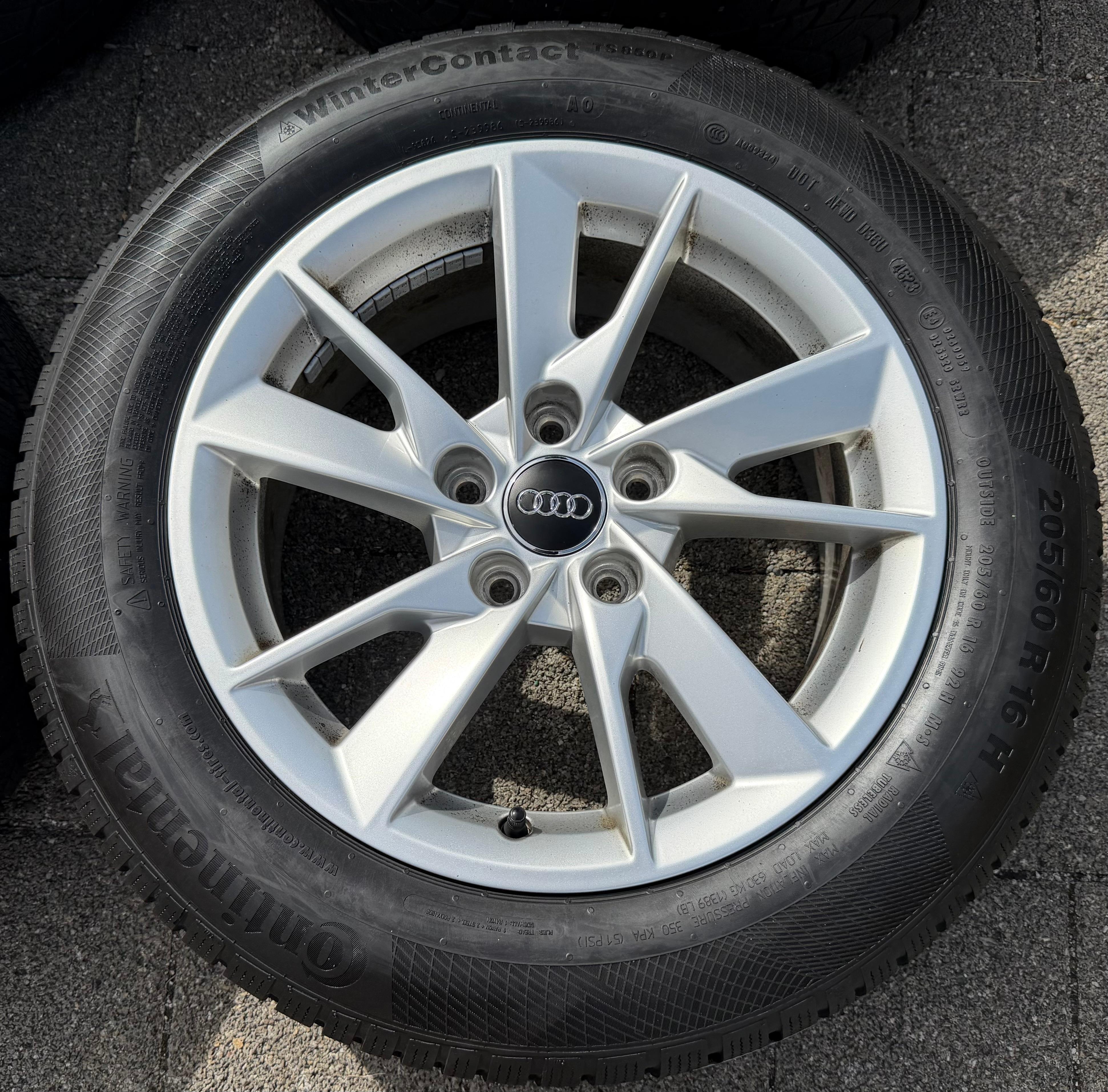 4 cerchi in lega originali da 16" per Audi A4 8W B9 8W0601025B 7x16 ET35
