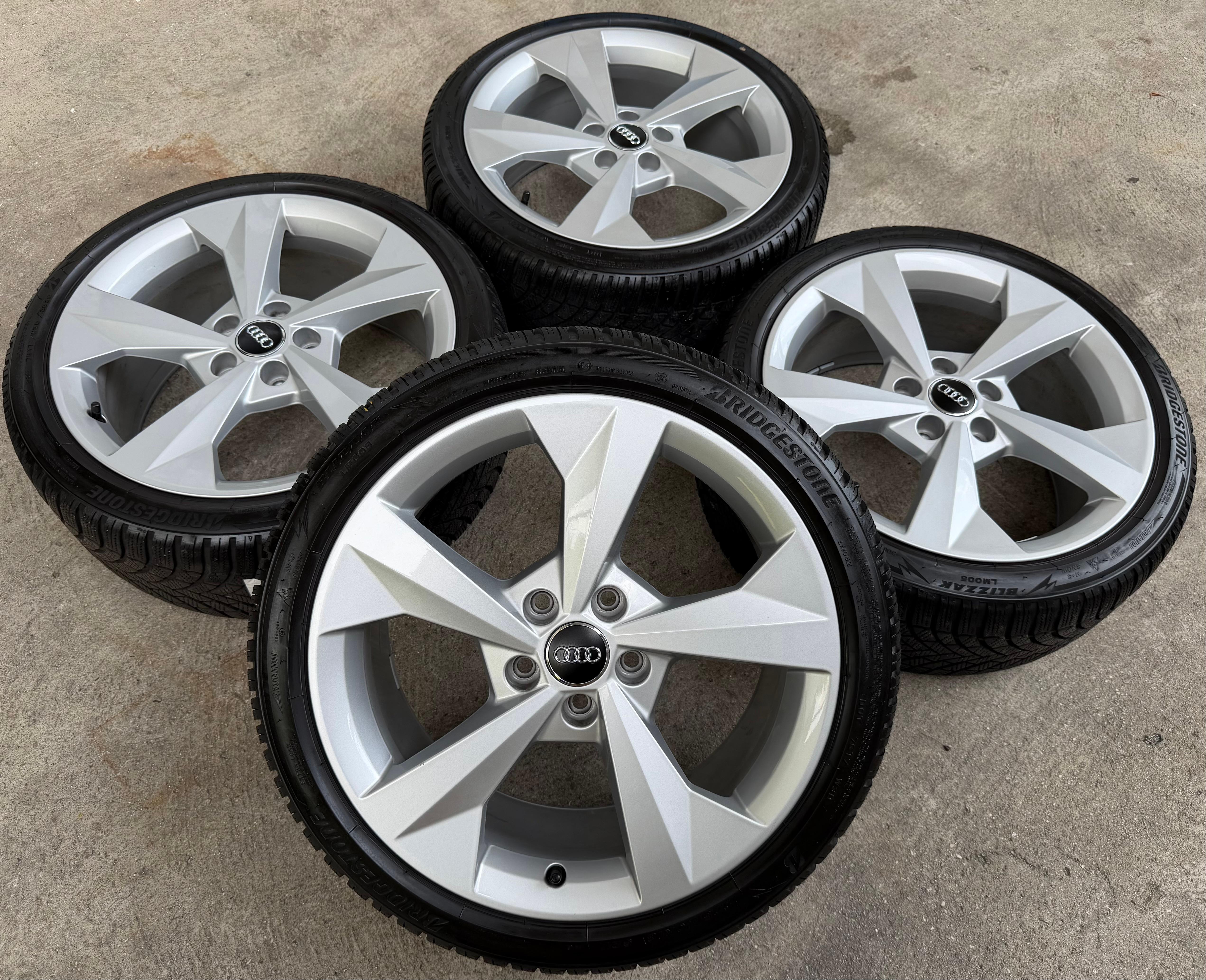 4 Original 18" Alu Winterräder Audi A3 S3 8Y 8Y0601025J 225/40R18 92V Bridgestone 2021