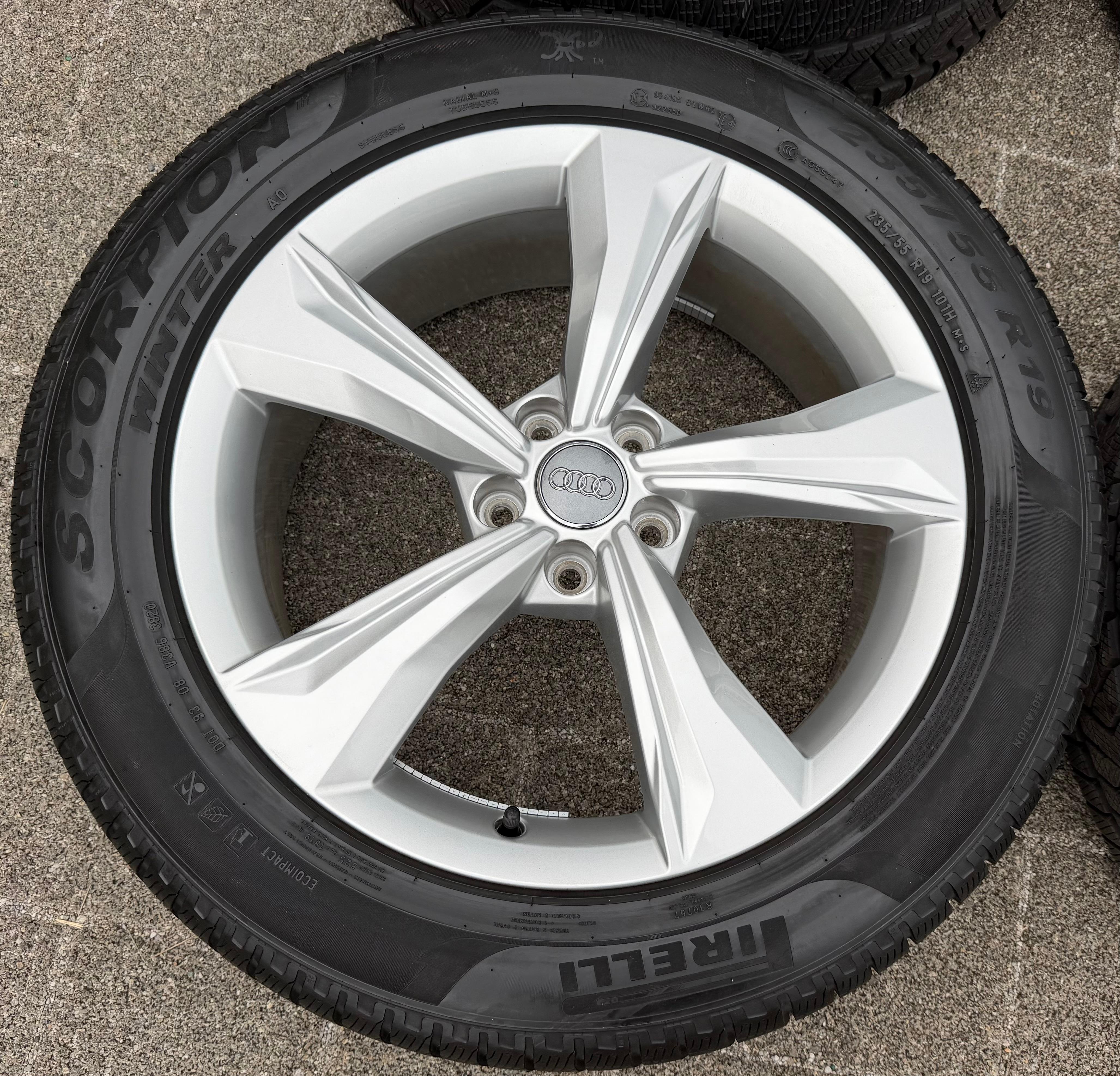 4 Original 19" Alu Winterräder Audi Q5 SQ5 FY 80A601025K 235/55R19 101H Pirelli