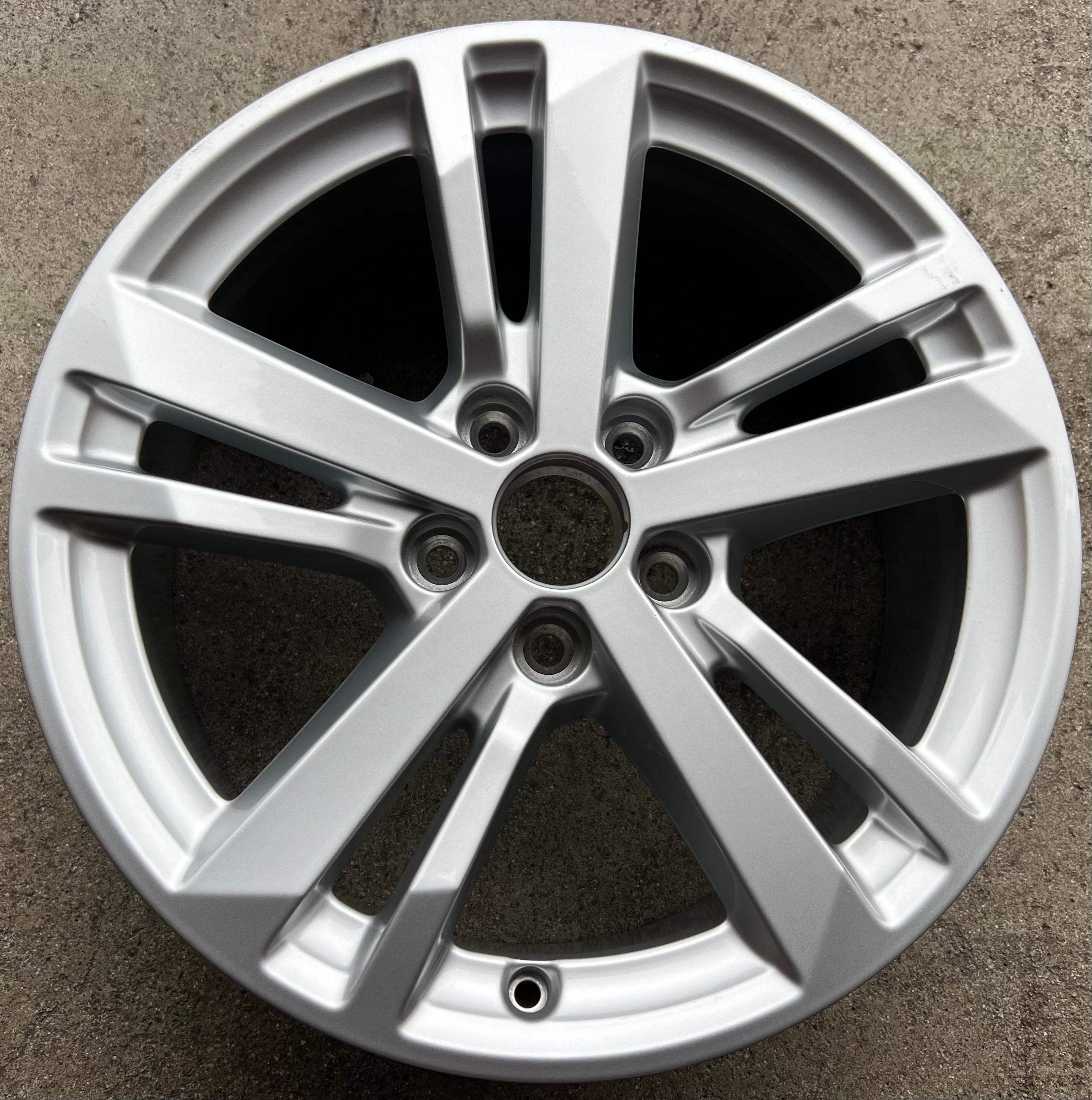 1 X ORIGINAL 17" ALUFELGE FELGE AUDI Q3 F3 83A601025F 7x17 ET40 FREIHAUS