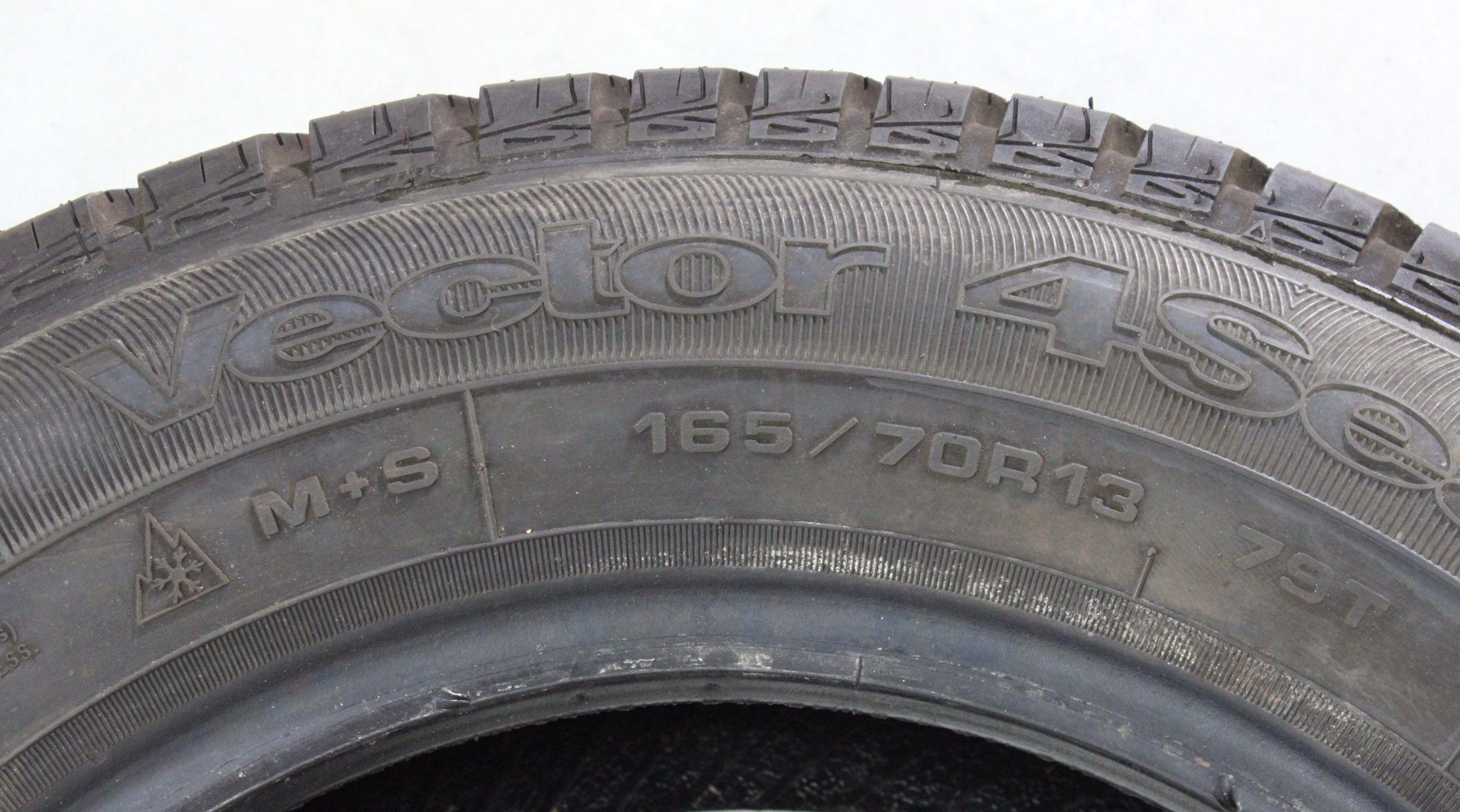 4 x 165/70R13 79T pneumatici quattro stagioni Goodyear Vector 4 Seasons 7,5-8mm 2010