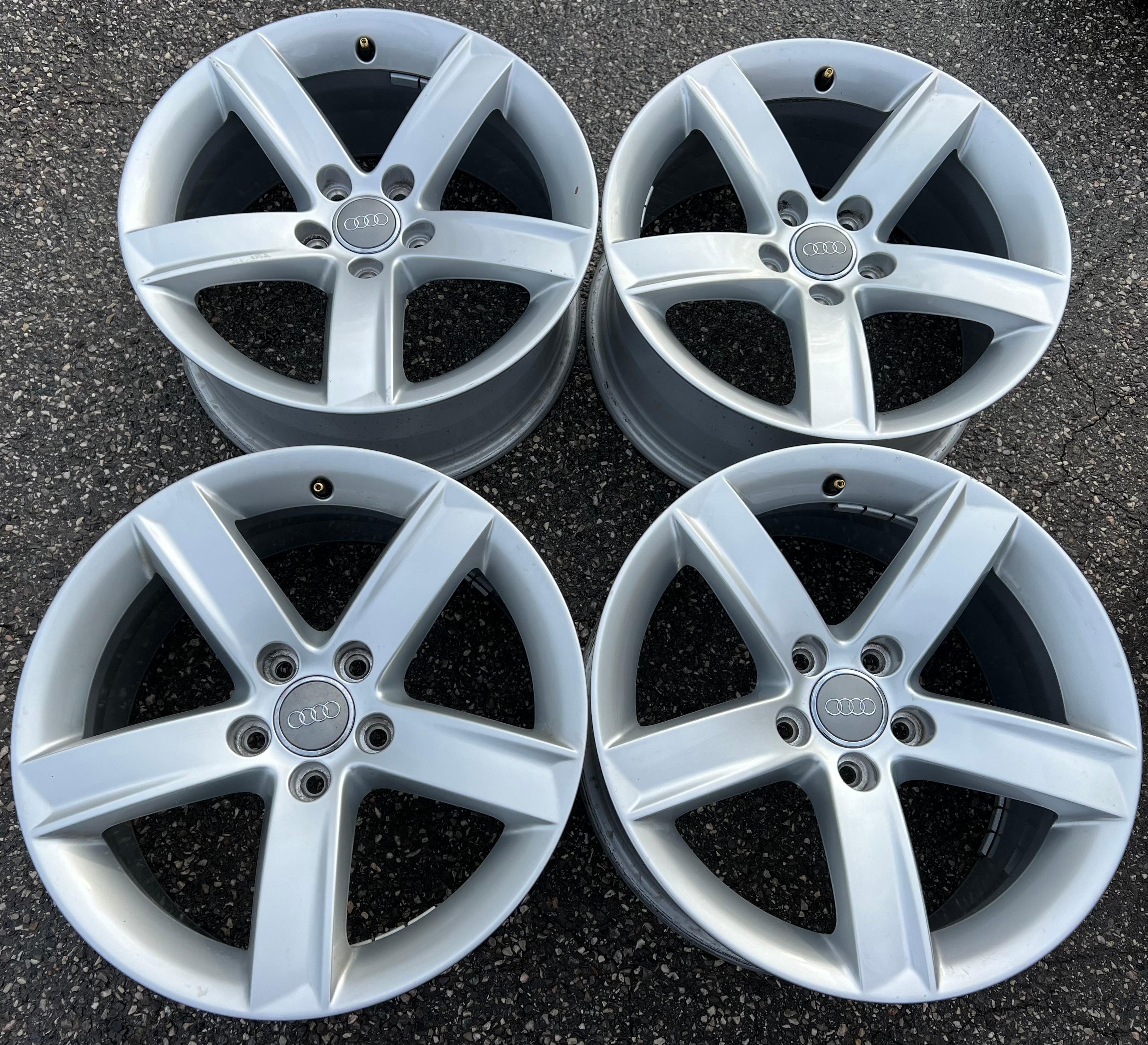 4 CERCHI IN LEGA ORIGINALI DA 17" CERCHI IN LEGA AUDI A5 8T 8T0071497 CONSEGNA GRATUITA
