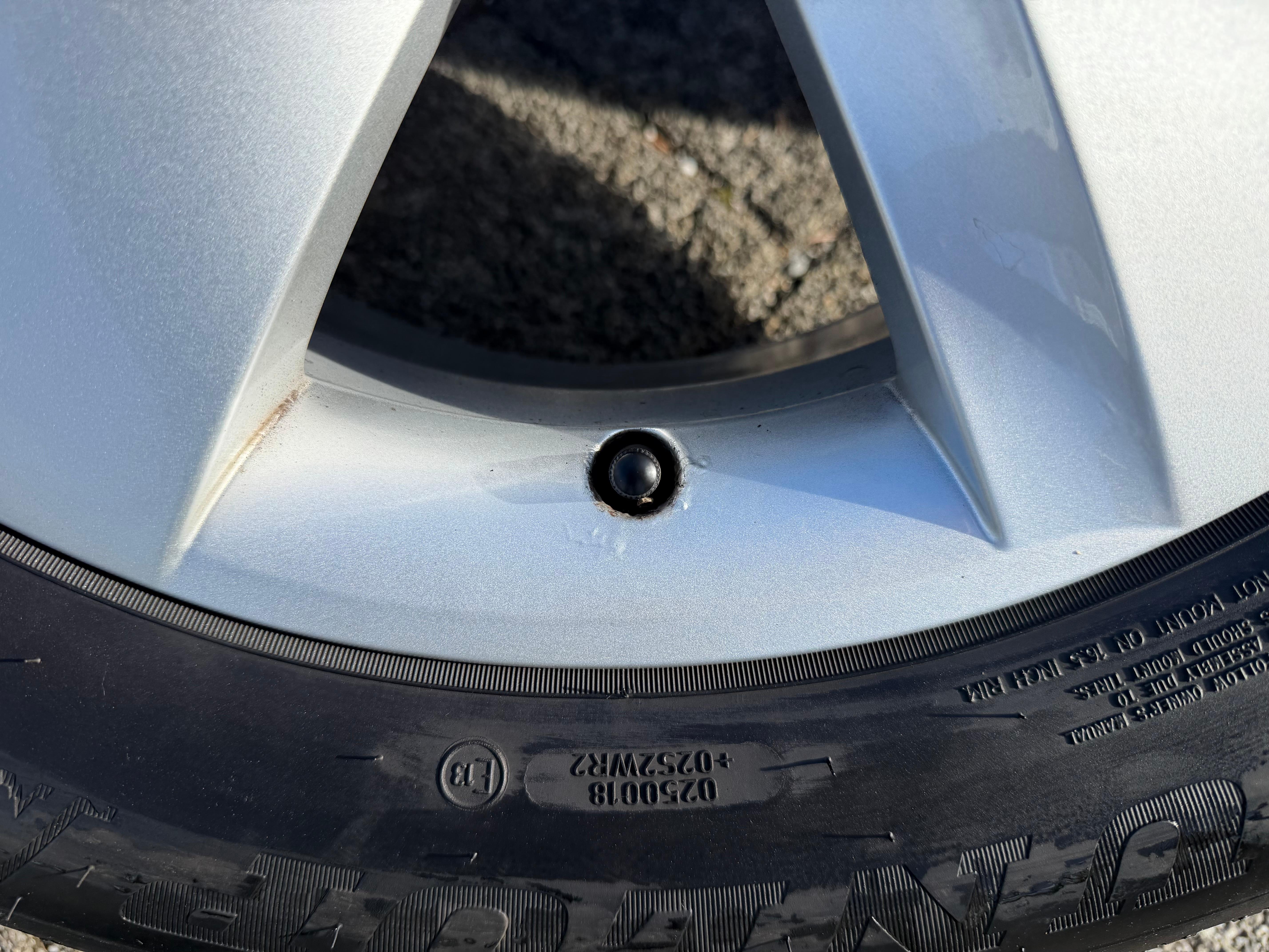 4 Original Alu Winterräder Skoda Karoq NU7 Nanuq 215/60R16 95H Dunlop 7,5-8MM