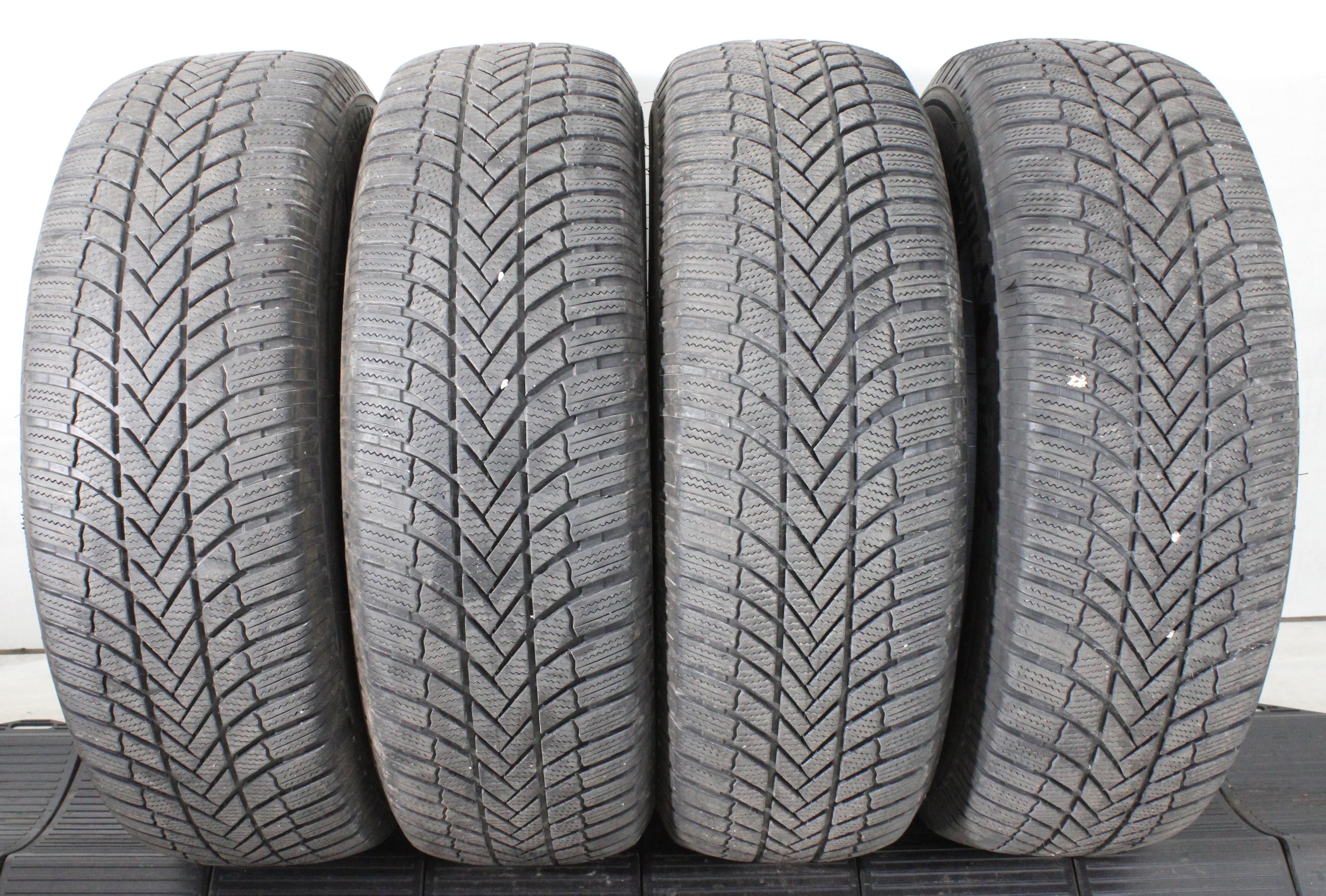 4 x 245/70R16 111T Winterreifen Bridgestone Blizzak LM005 2x5-5,5mm/2x6-6,5mm 2023
