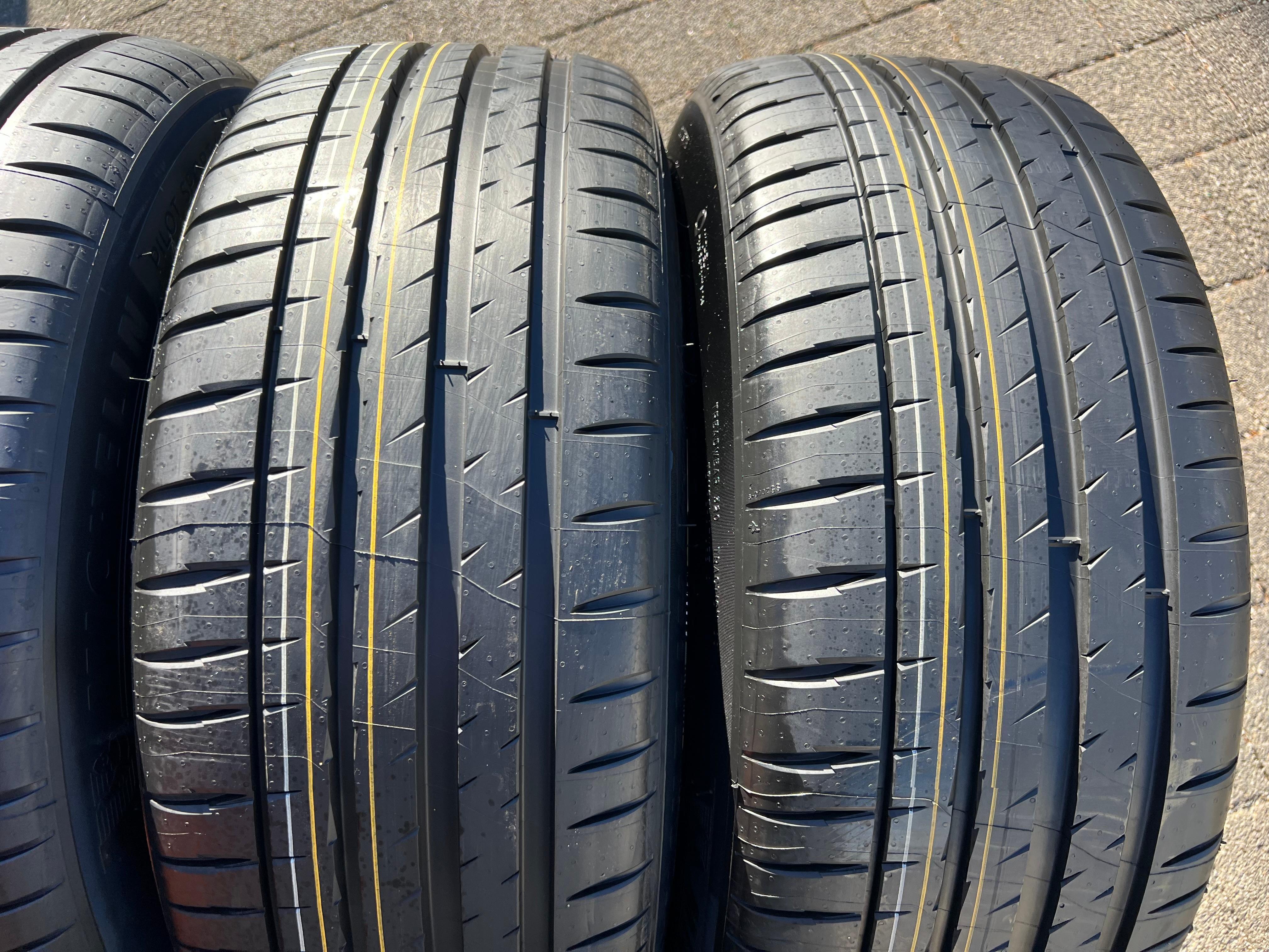 4 RUEDAS DE VERANO ORIGINALES DE ALUMINIO DE 19" AUDI A8 4N 255/45R19 104Y 4N0601025AJ 2022 NUEVAS