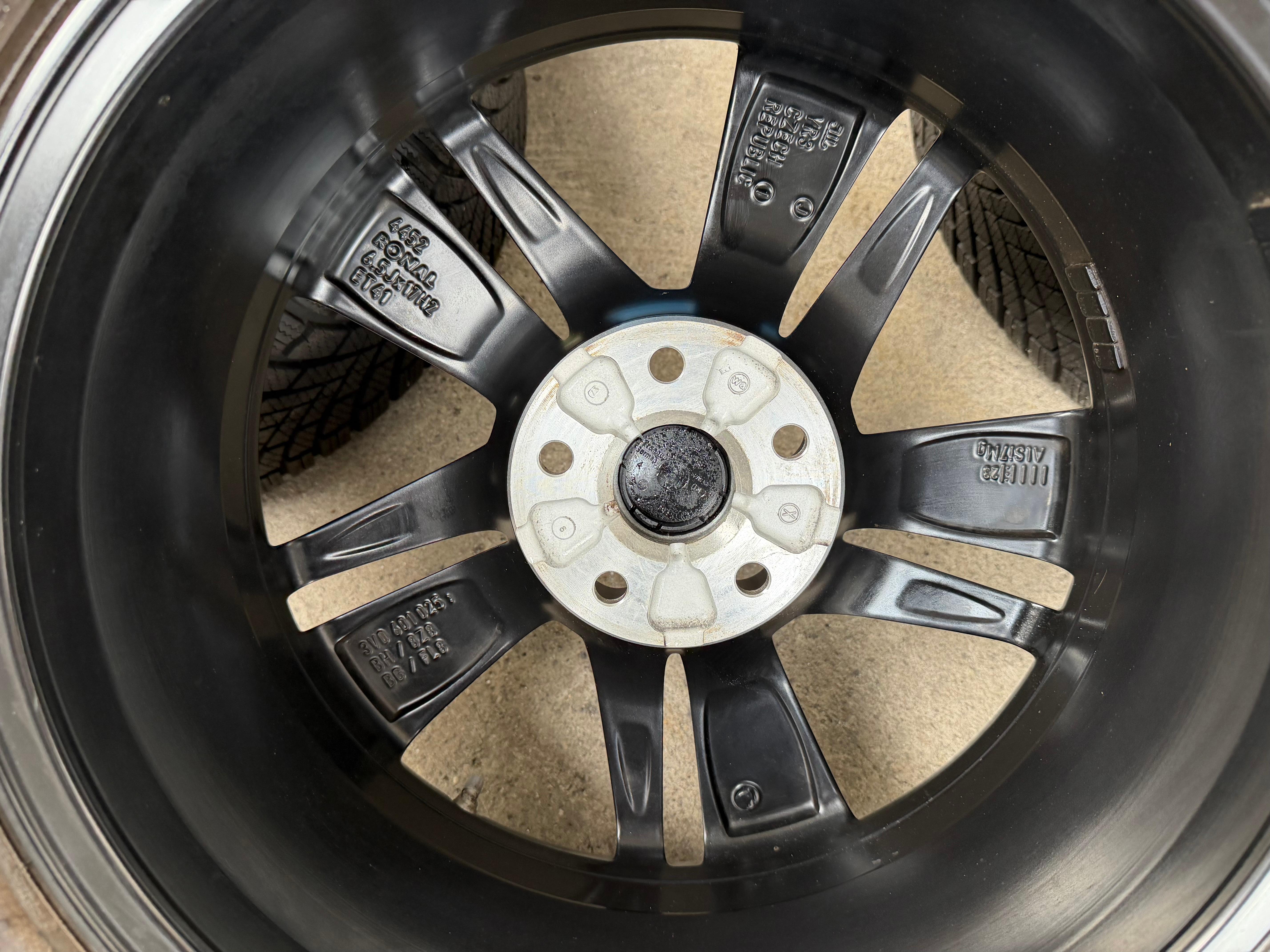 4 Original 17" Alu Winterräder Skoda Superb III 3V 215/55R17 98V 3V0601025BH