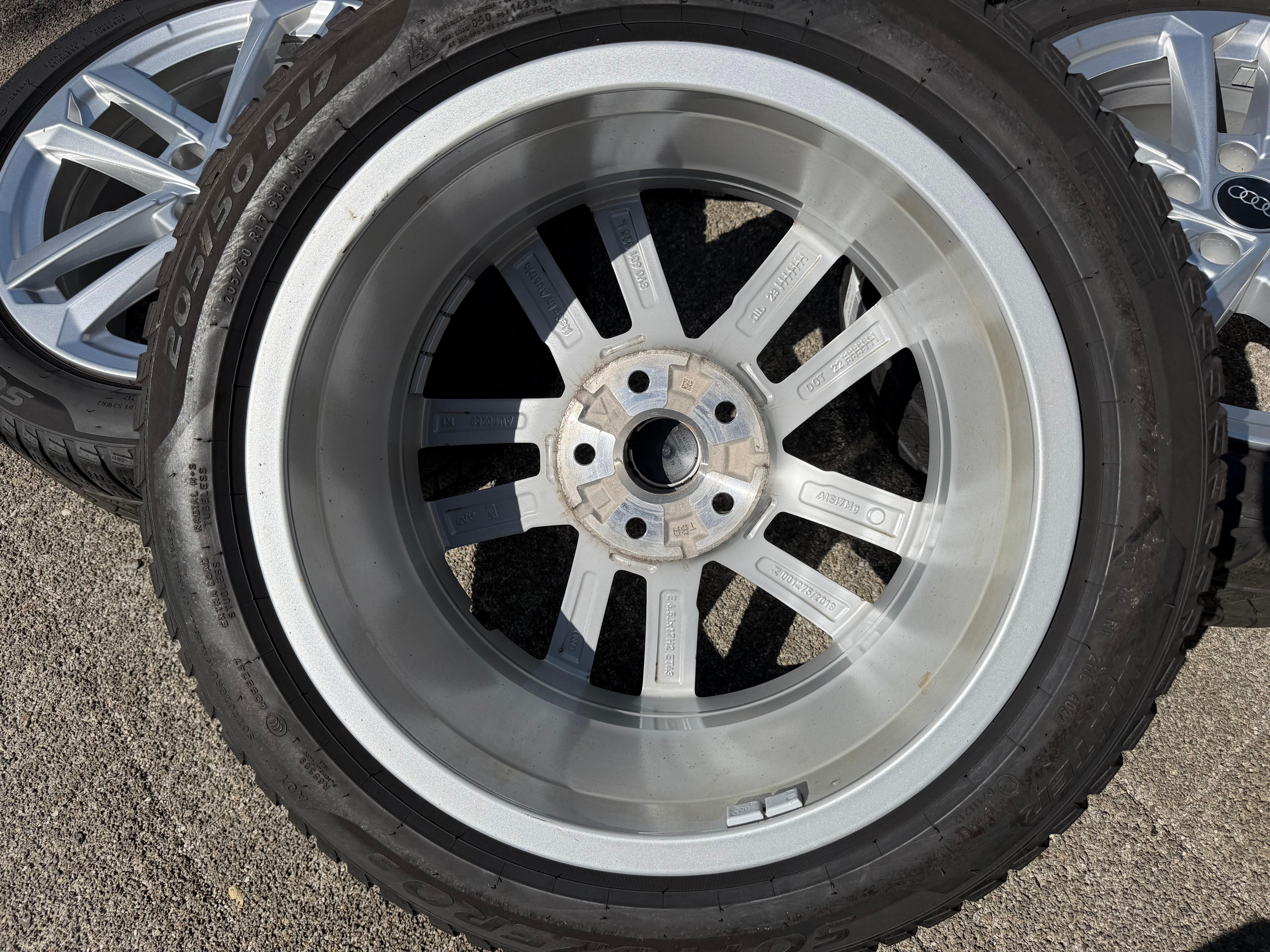 4 Original 17" Alufelgen Felgen Audi A3 8Y 8Y0601025L 6,5x17 ET43
