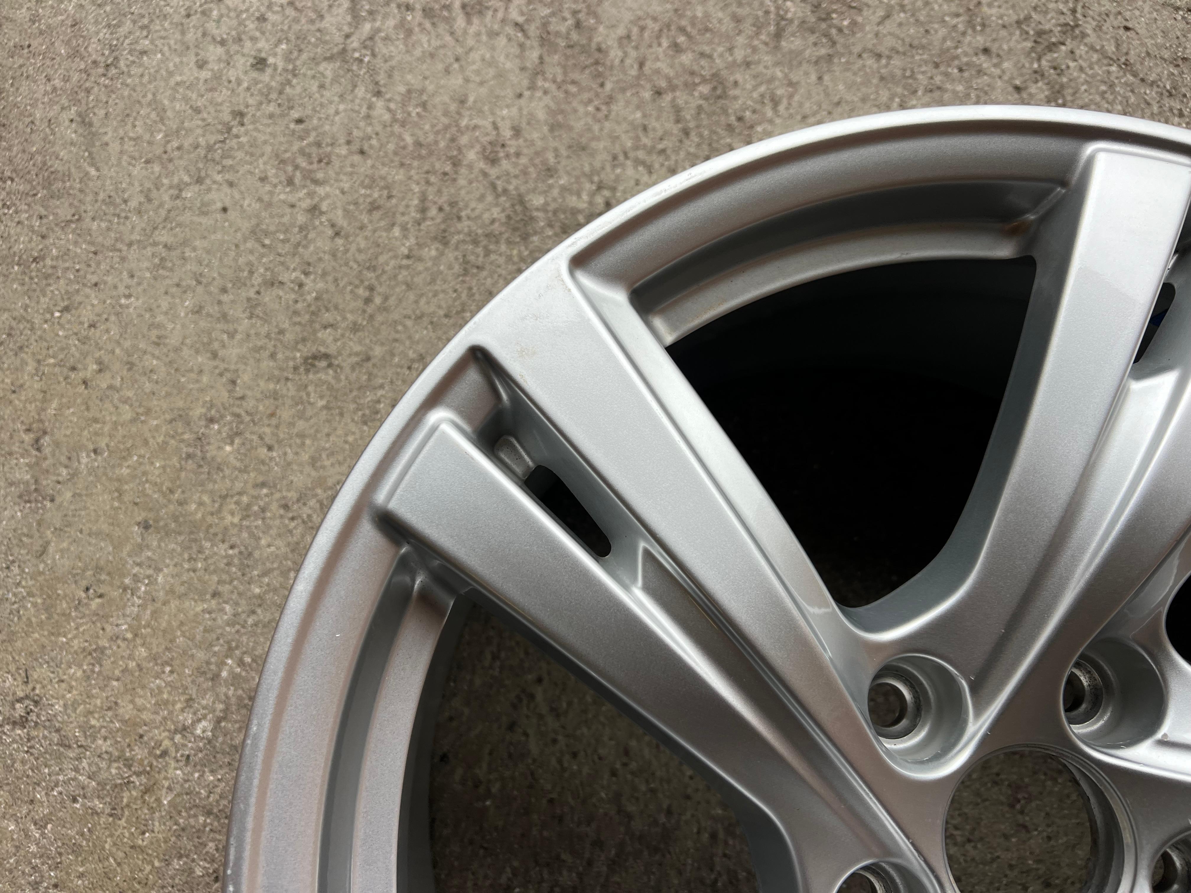 1 X LLANTA DE ALEACIÓN ORIGINAL DE 18" AUDI A5 S5 F2 B10 8B3601025C 8x18 ET40 ENVÍO GRATUITO