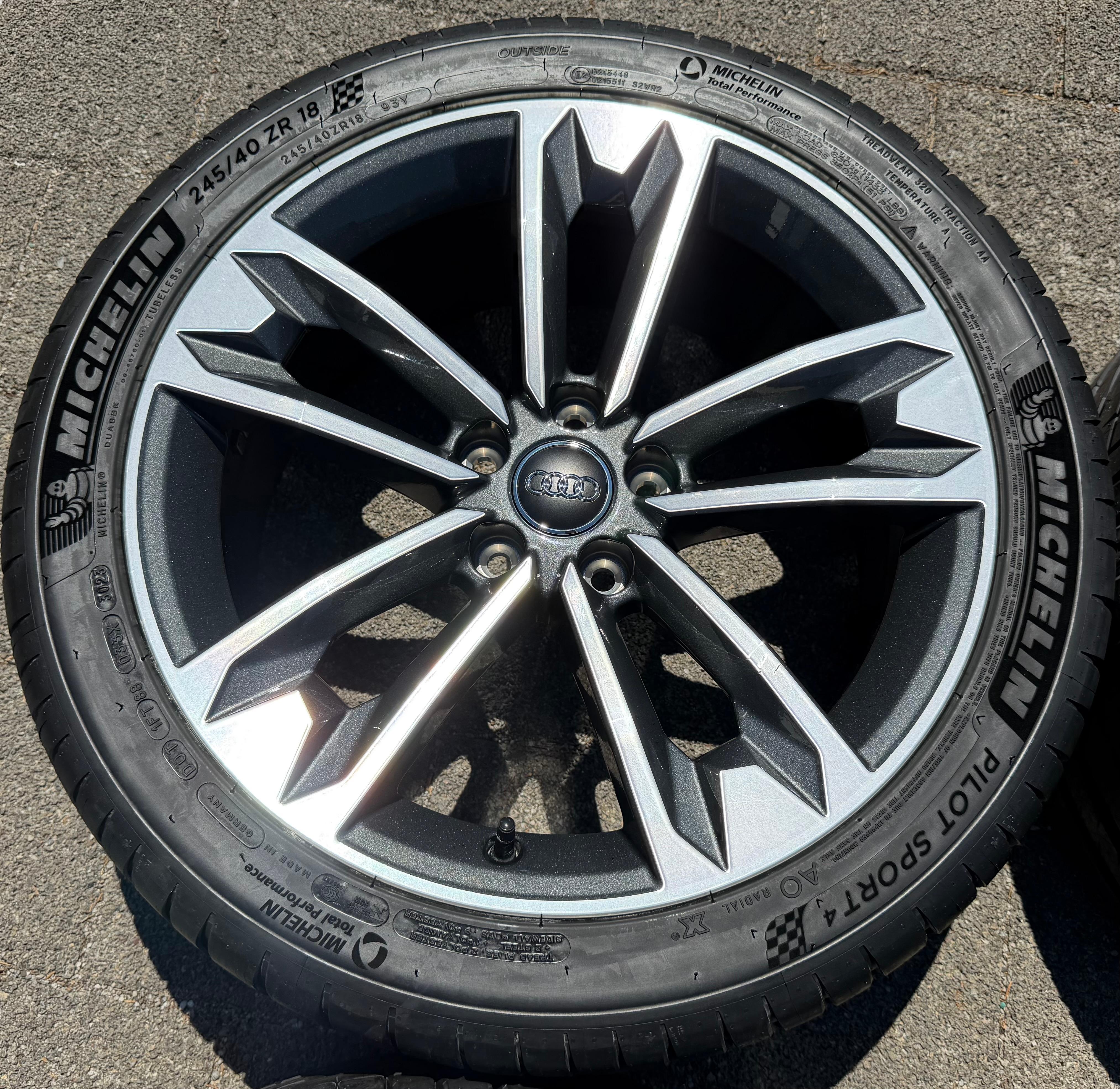4 cerchi in lega Sommer originali da 18" per Audi A5 S5 8W 8W9601025C 245/40R18 93Y Michelin NUOVI