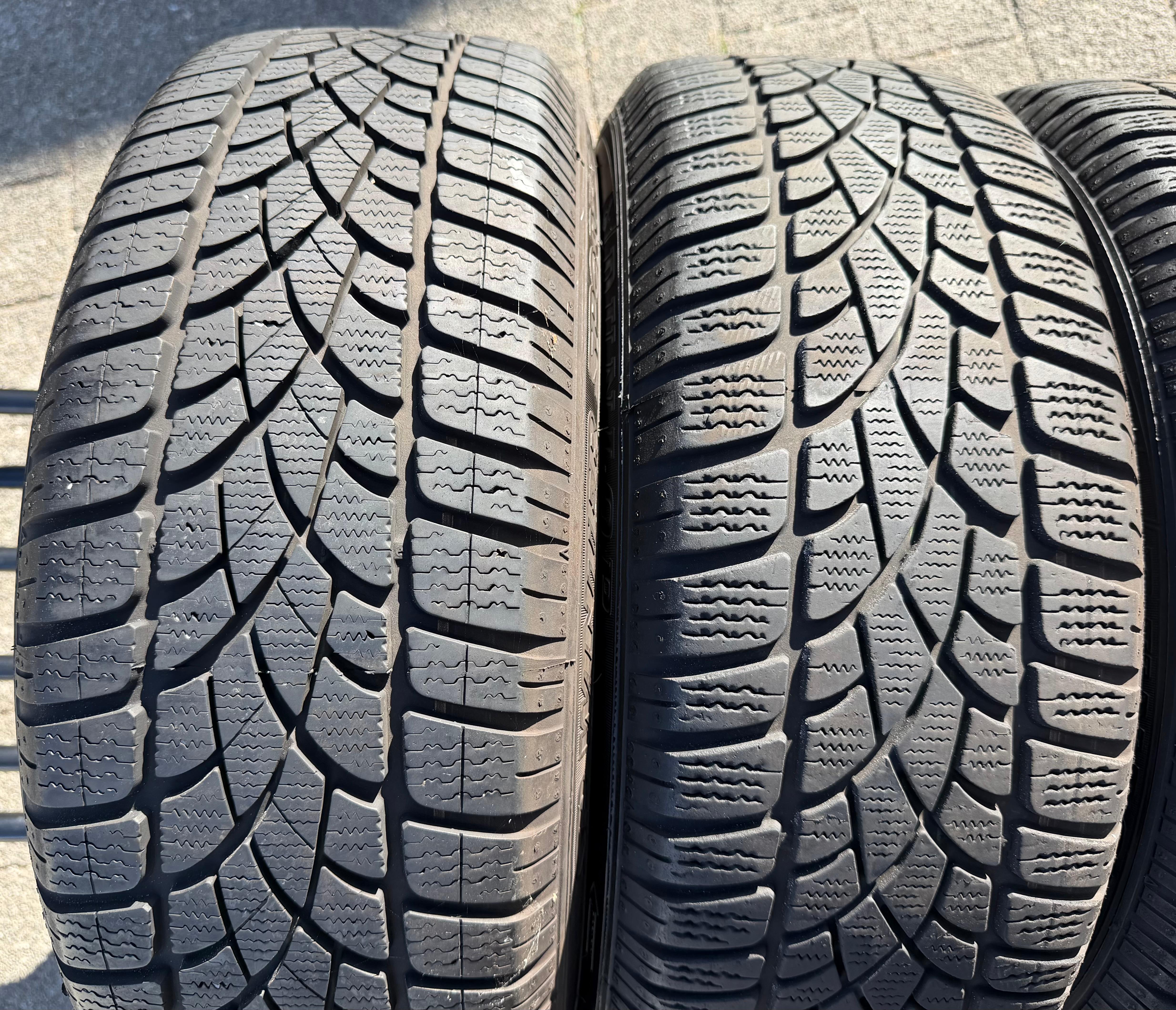 4 ruedas de invierno de aleación originales Audi A4 8W B9 8W0601025A 205/60R16 92H Dunlop
