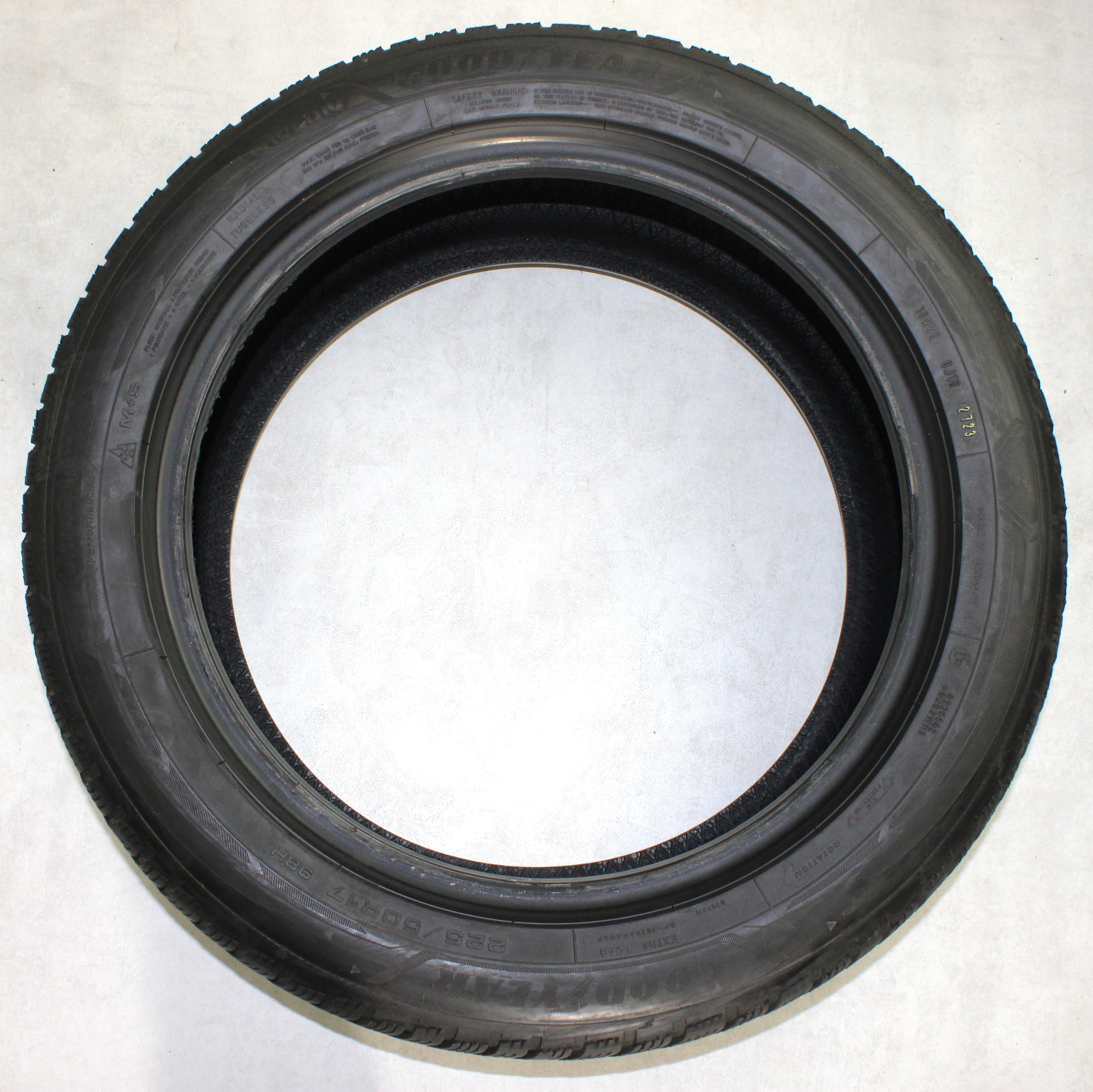 2 x 225/50R17 98H Winterreifen Goodyear Ultra Grip Performance 3 6-6,5mm 2023