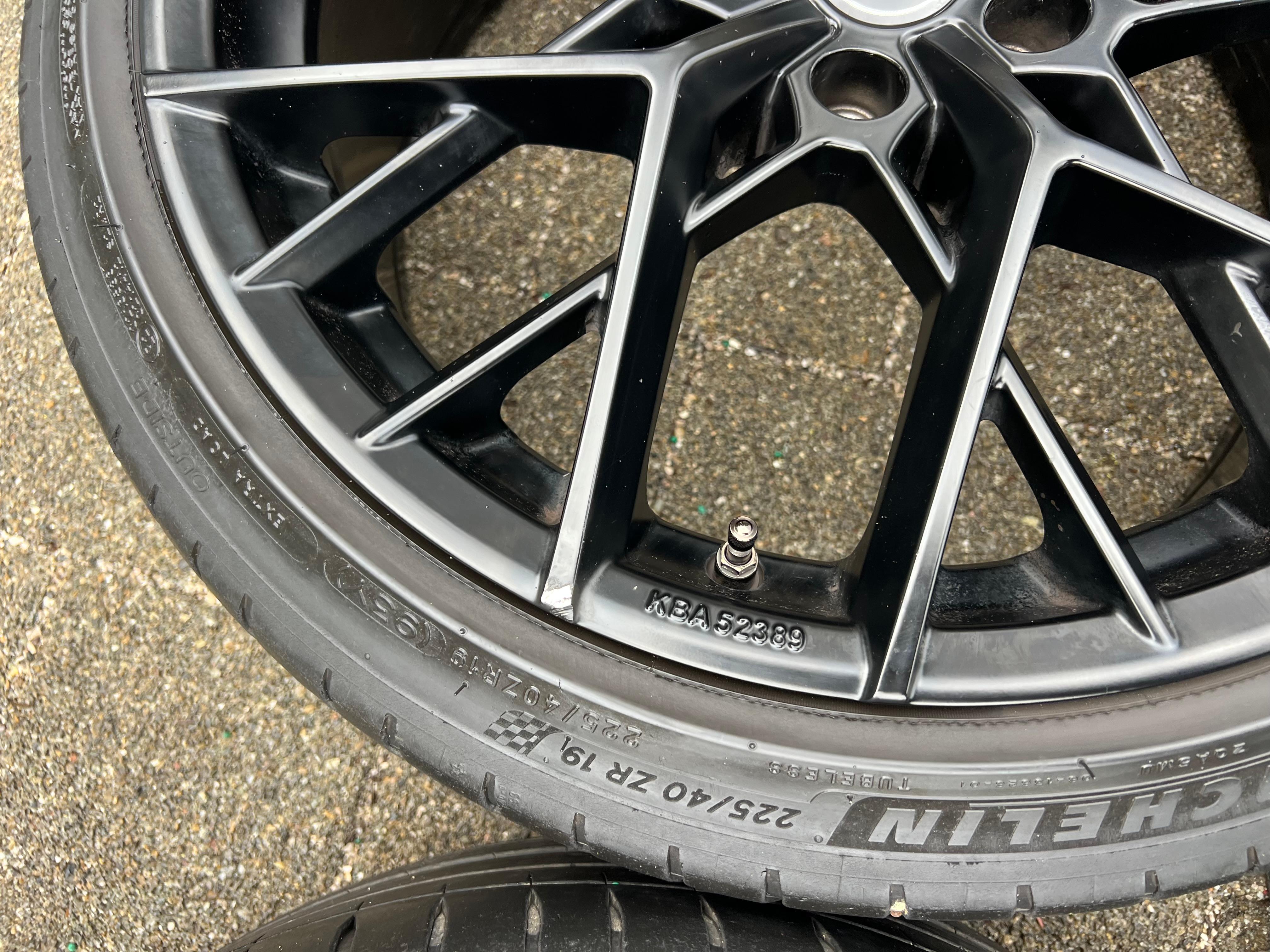 Cerchi estivi in alluminio da 19" per Audi A2, VW T-Roc, Passat B8, CJ, Beetle, Superb 3 e 4 - 225/40R19 93W