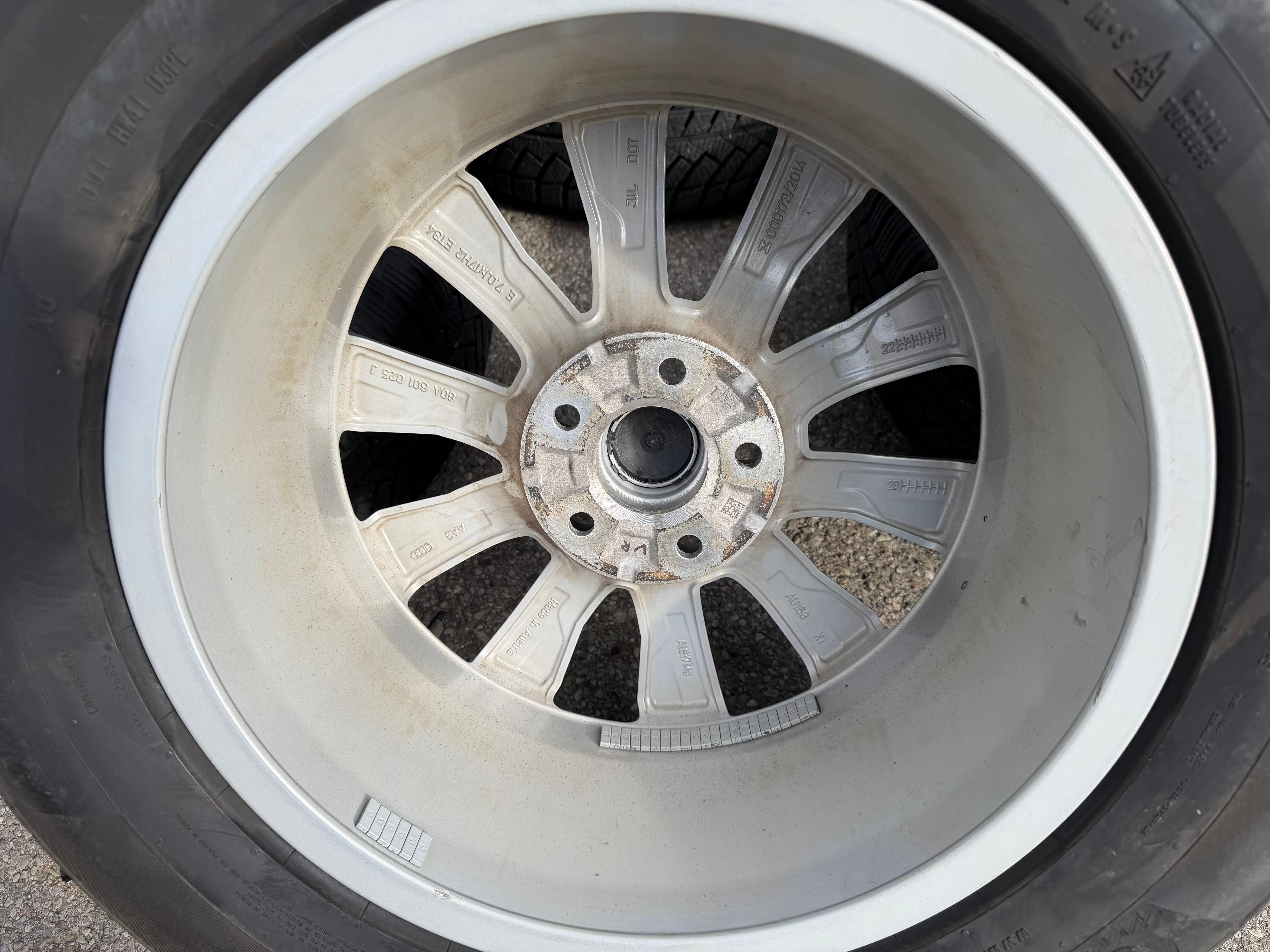 4 ruedas de invierno de aleación originales de 17" para Audi Q5 FY 80A601025J 7x17 ET34 235/65R17 104H 2023