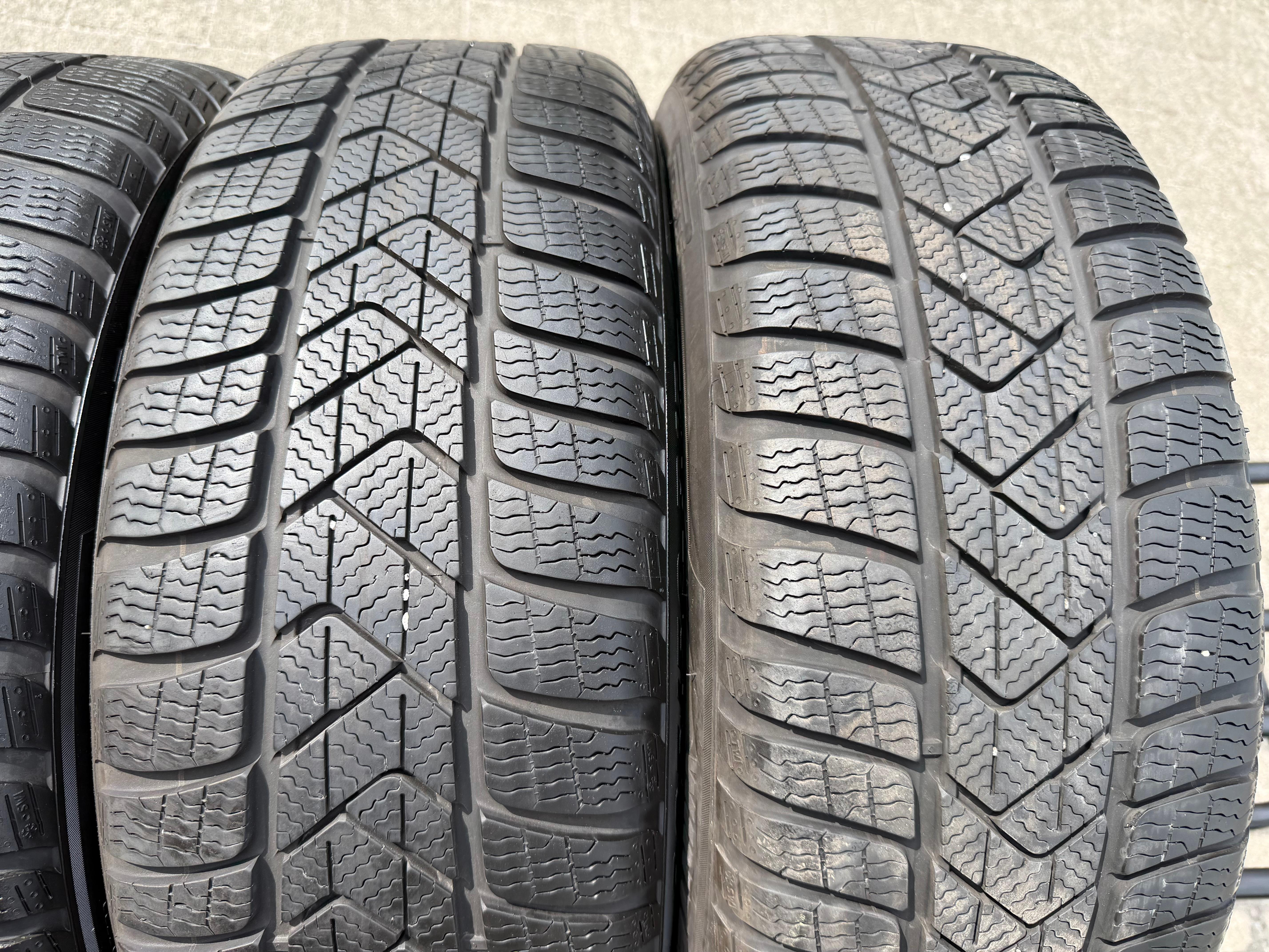 4 Original 17" Alu Winterräder Audi A3 S3 8V 8Y0601025L 205/50R17 93H Pirelli