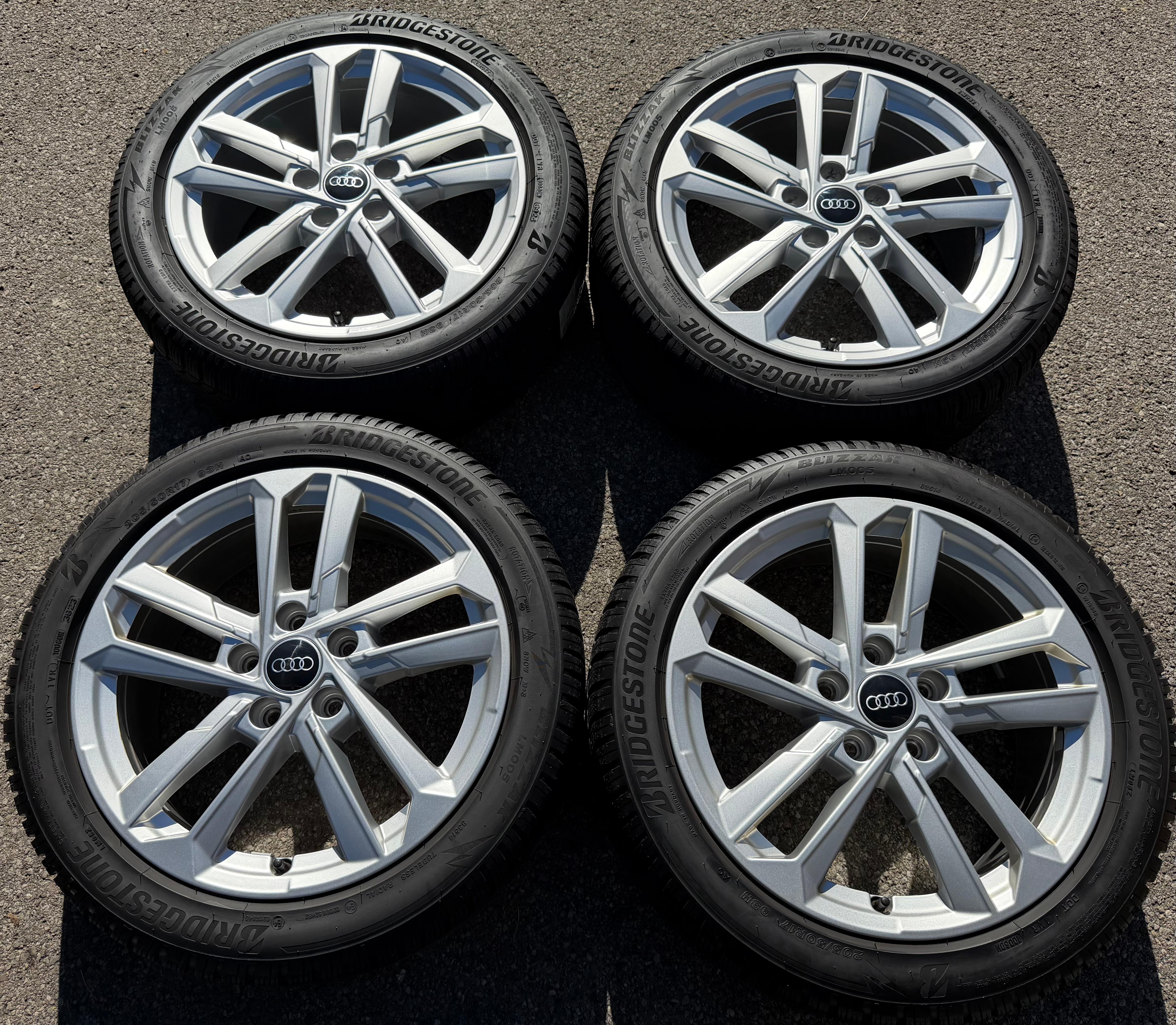 4 ruedas de invierno de aleación originales de 17" para Audi A3 S3 8Y 8Y0601025L 205/50R17 93H Bridgestone