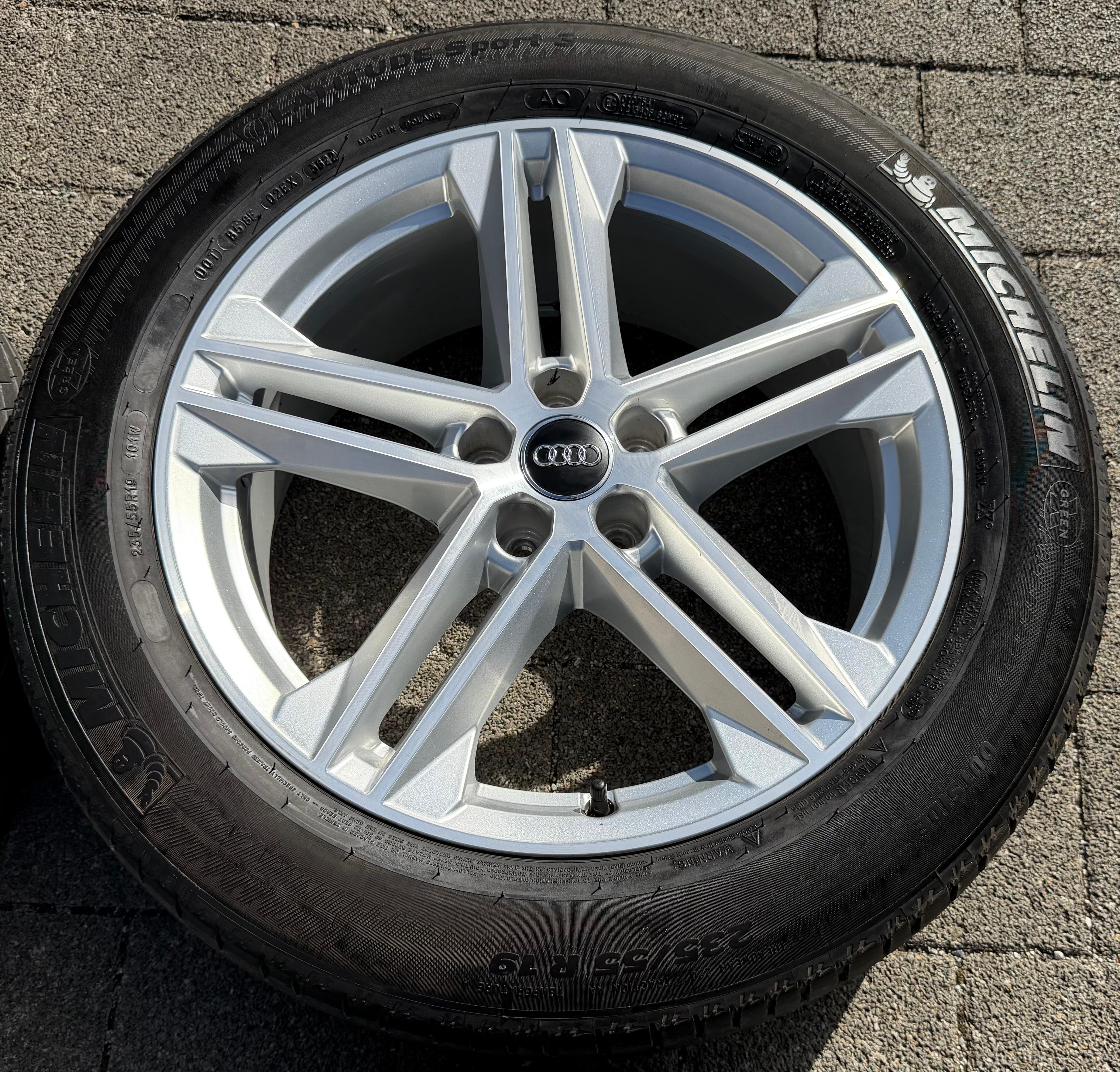4 ruote estive complete originali in lega da 19" Audi Q5 SQ5 FY 80A601025G 235/55R19 101W Michelin