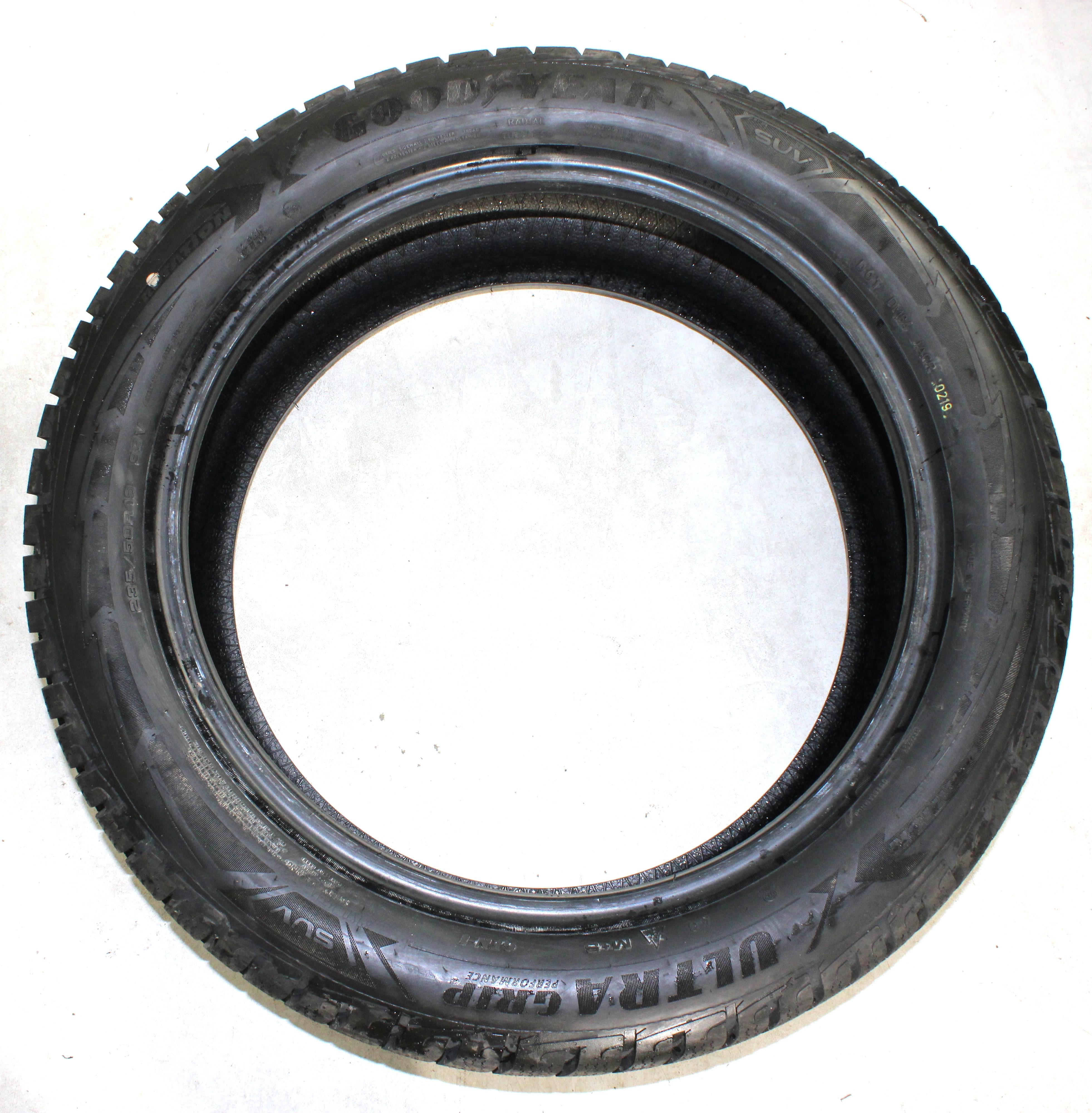 2 x 235/50R19 99V Winterreifen Goodyear Ultra Grip Performance GEN-1 AO Volles Profil 2019