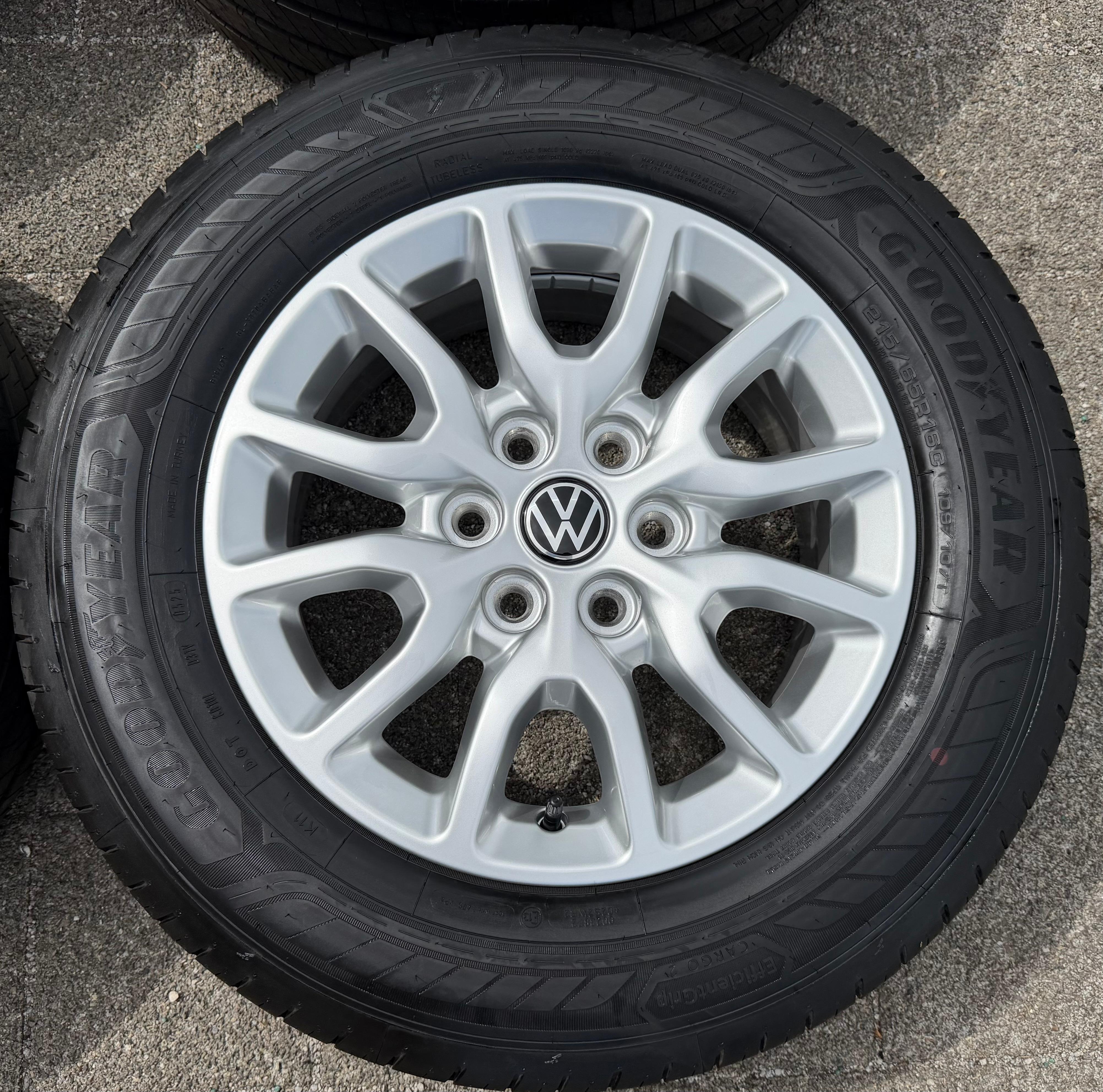 4 cerchi in lega originali da 16" Sommer per VW Transporter T7 Caraelle 215/65R16C 109/107T 2025