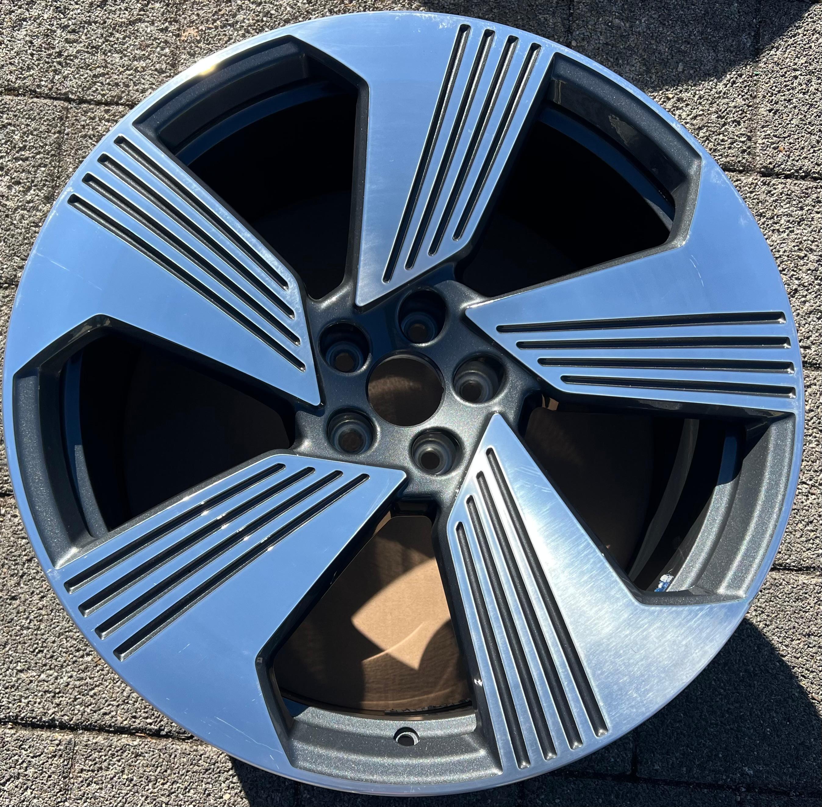 1 X ORIGINAL 21" ALUFELGE FELGE AUDI E-TRON Q8 4KE 9,5x21 ET36 4KE601025F