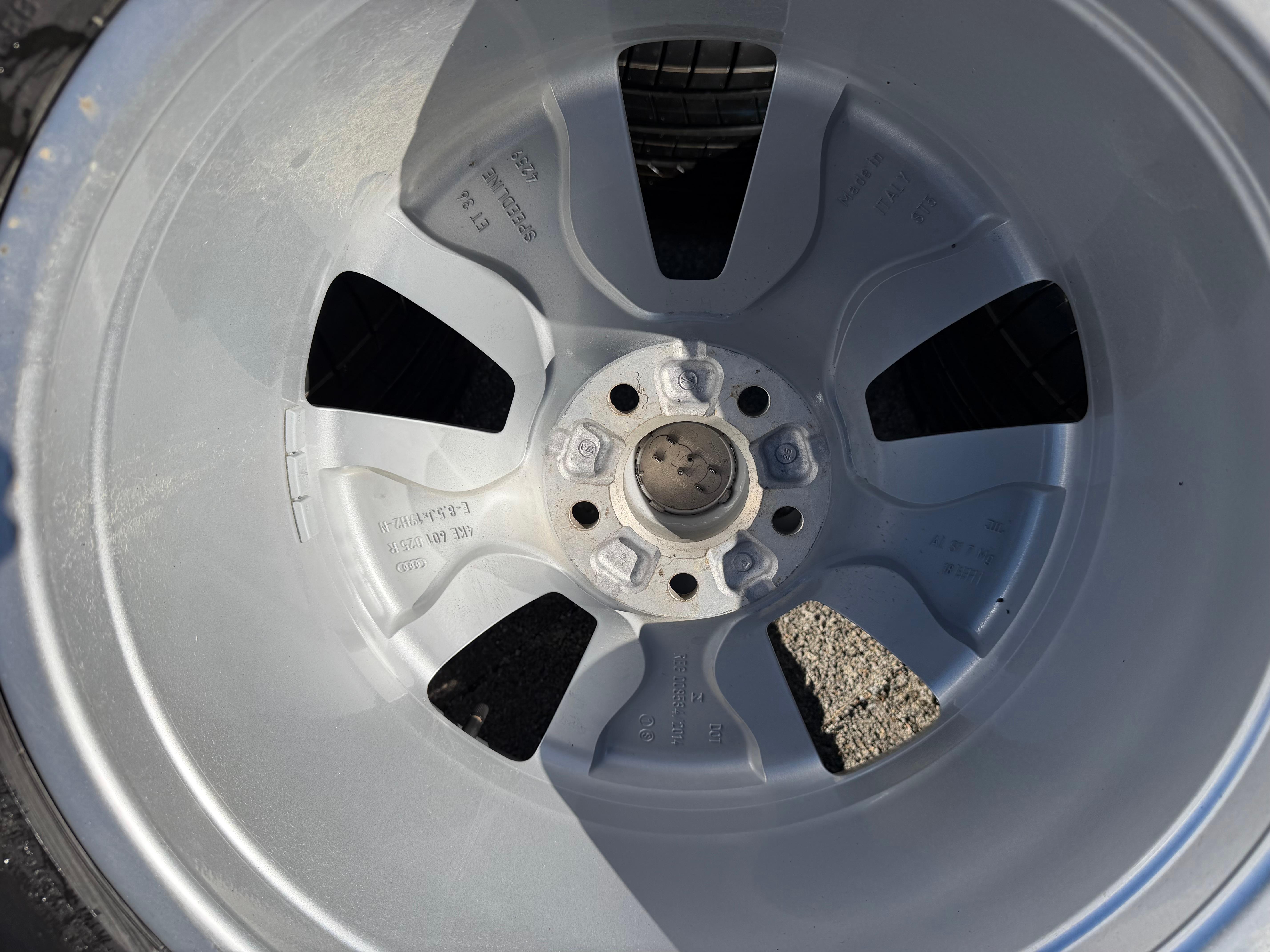 4 ruote estive originali in lega da 19" Audi Q8 E-TRON 4KE GEN 4KE601025R Etron