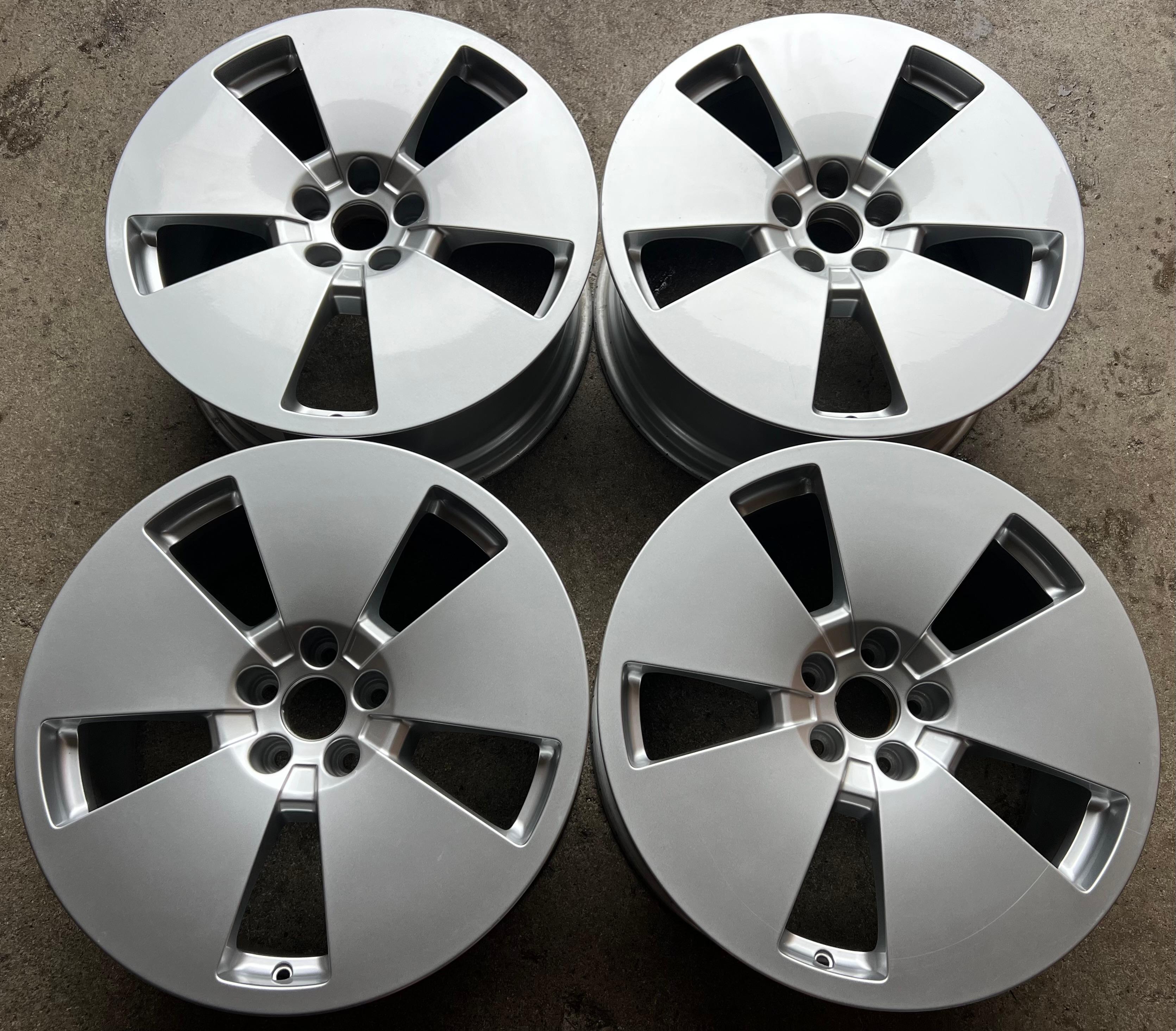 4 ORIGINAL 19" ALUFELGEN AUDI E-TRON GEN 8,5x19 ET36 4KE601025R FREIHAUS