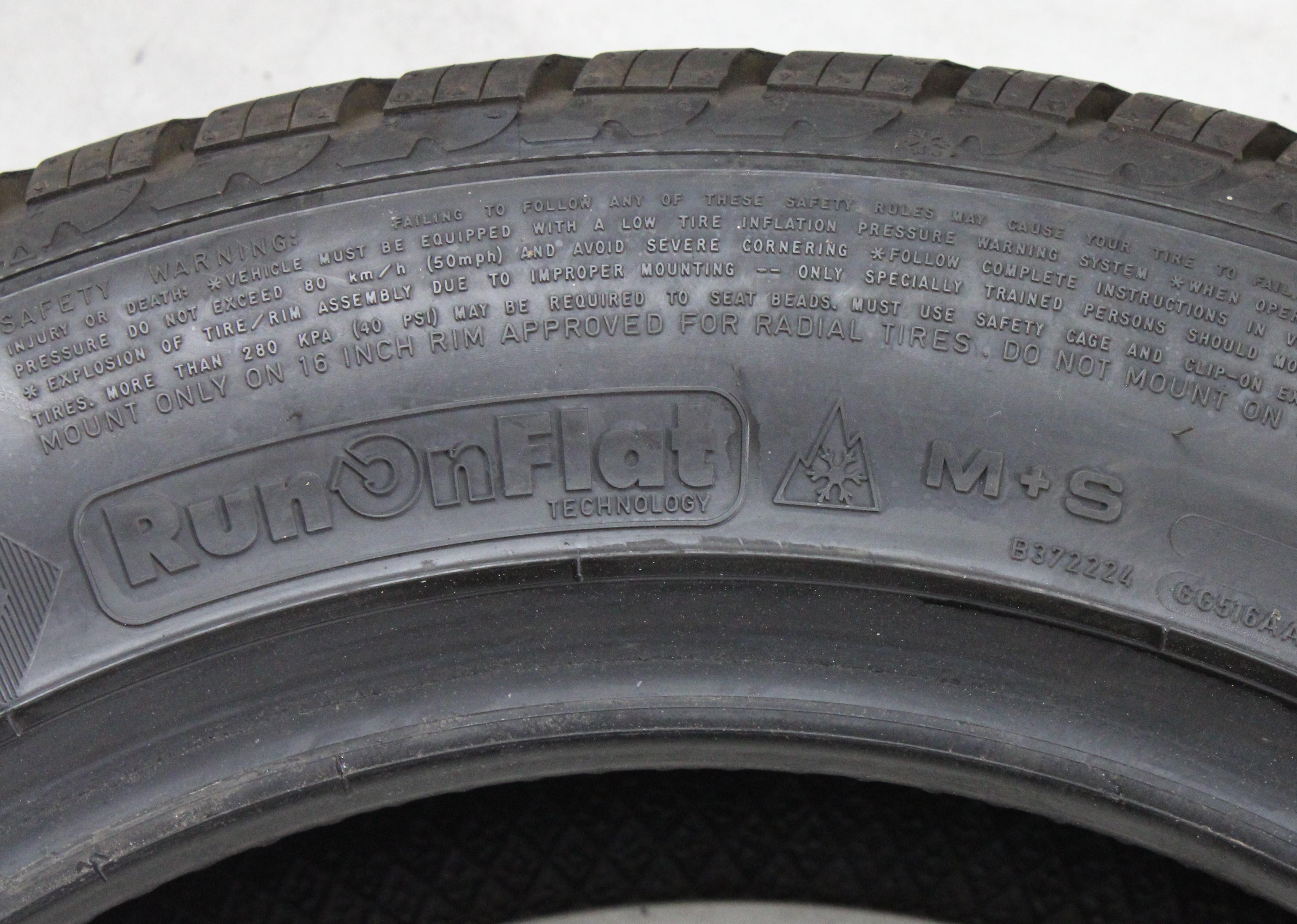 4 x 205/60R16 92H Pneumatici invernali Goodyear Ultra Grip 8 Performance * Runflat 3x7-7,5mm/1x8mm 3x2016/1x2022