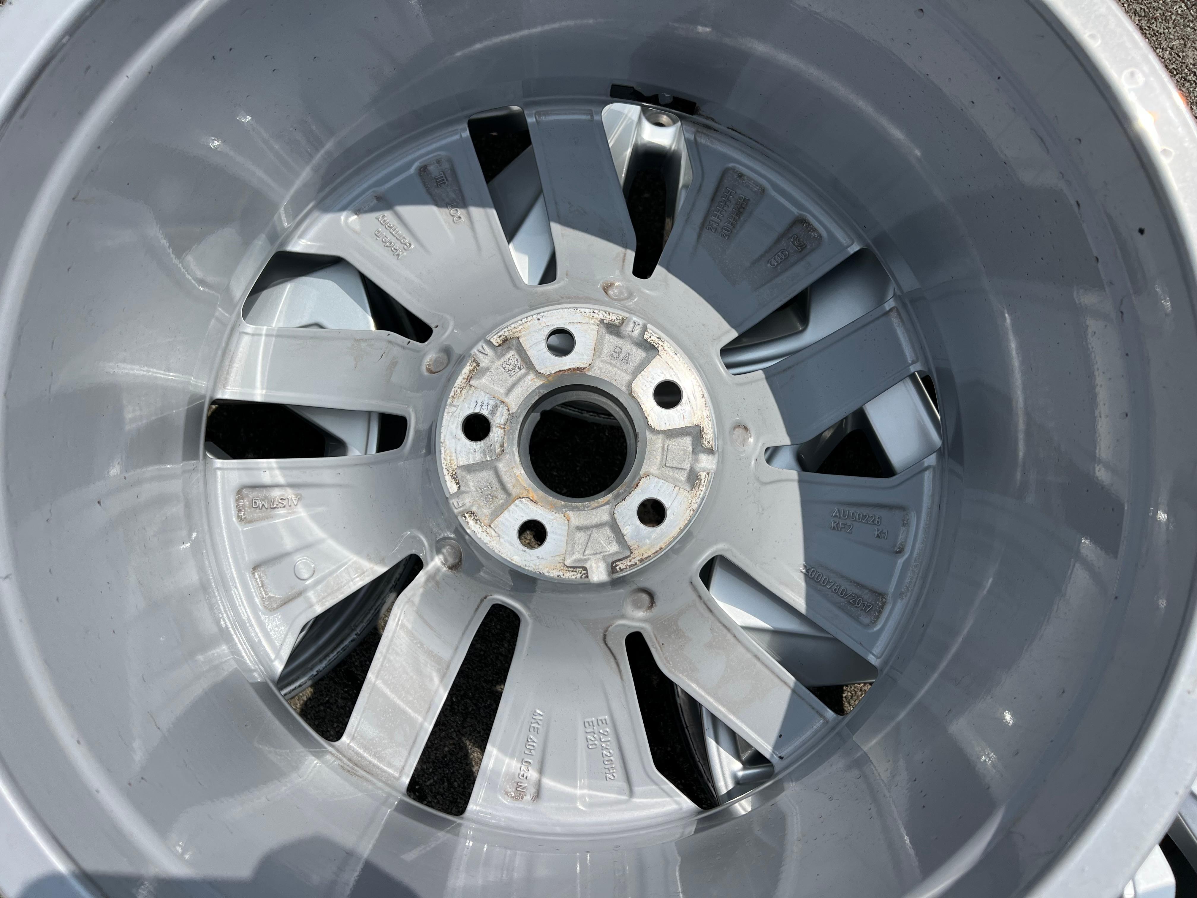 4 ORIGINAL 20" ALUFELGEN AUDI Q8 SQ8 E-TRON 4M 4KE601025N 9Jx20 ET20