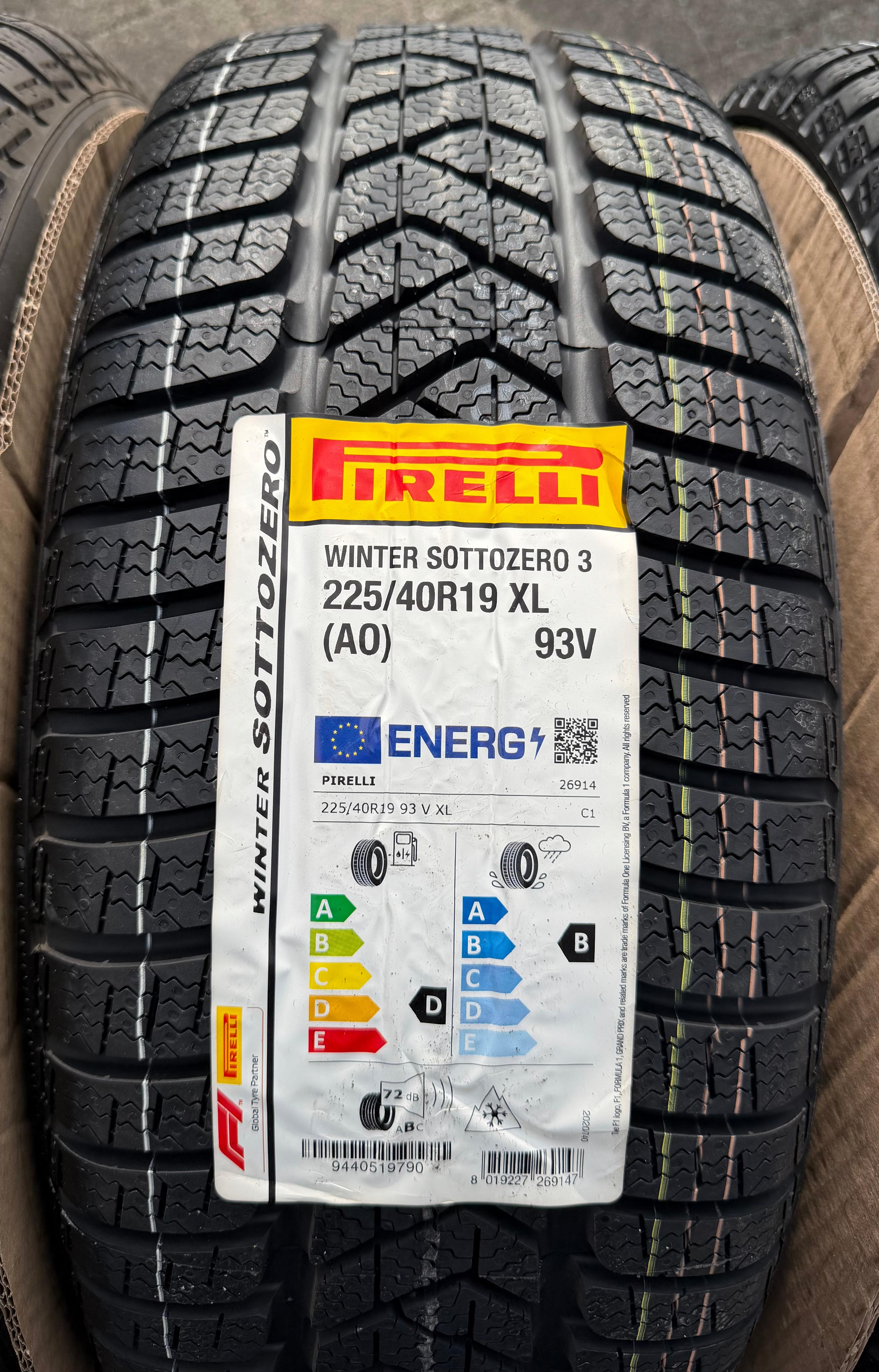 4 Original 19" Alu Winterräder Audi TT TTS 8S 8S0601025CF 225/40R19 93V 2023 NEU