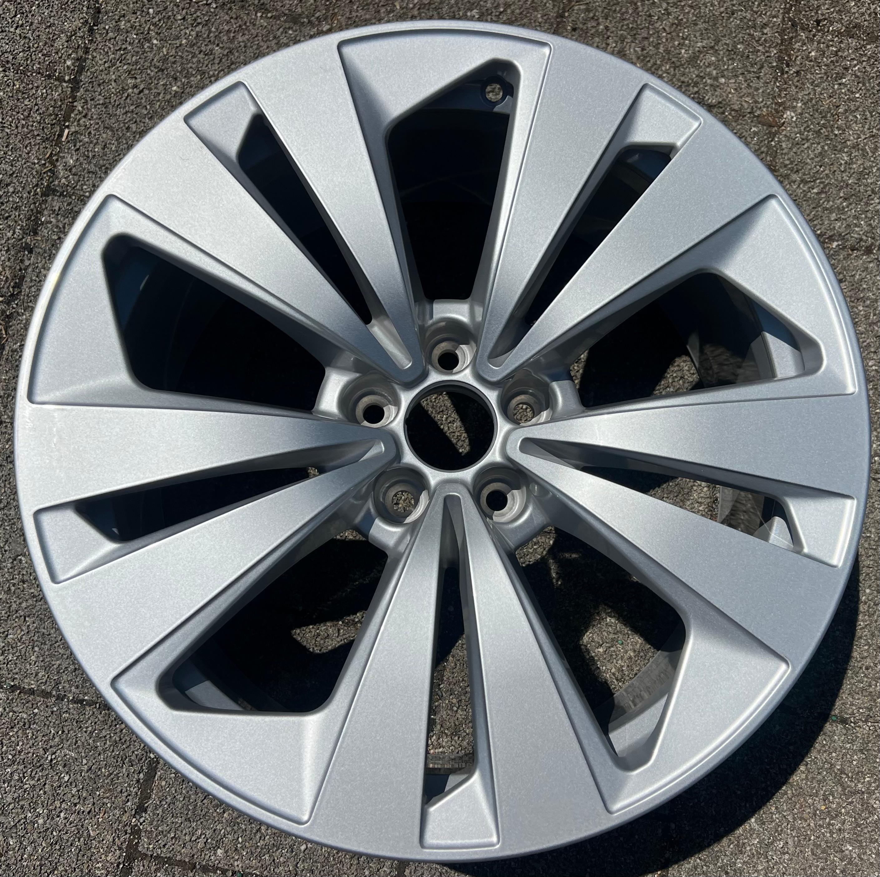 1 X ORIGINAL 19" ALUFELGE AUDI Q8 4M8601025 8,5x19 ET20 FELGE FREIHAUS