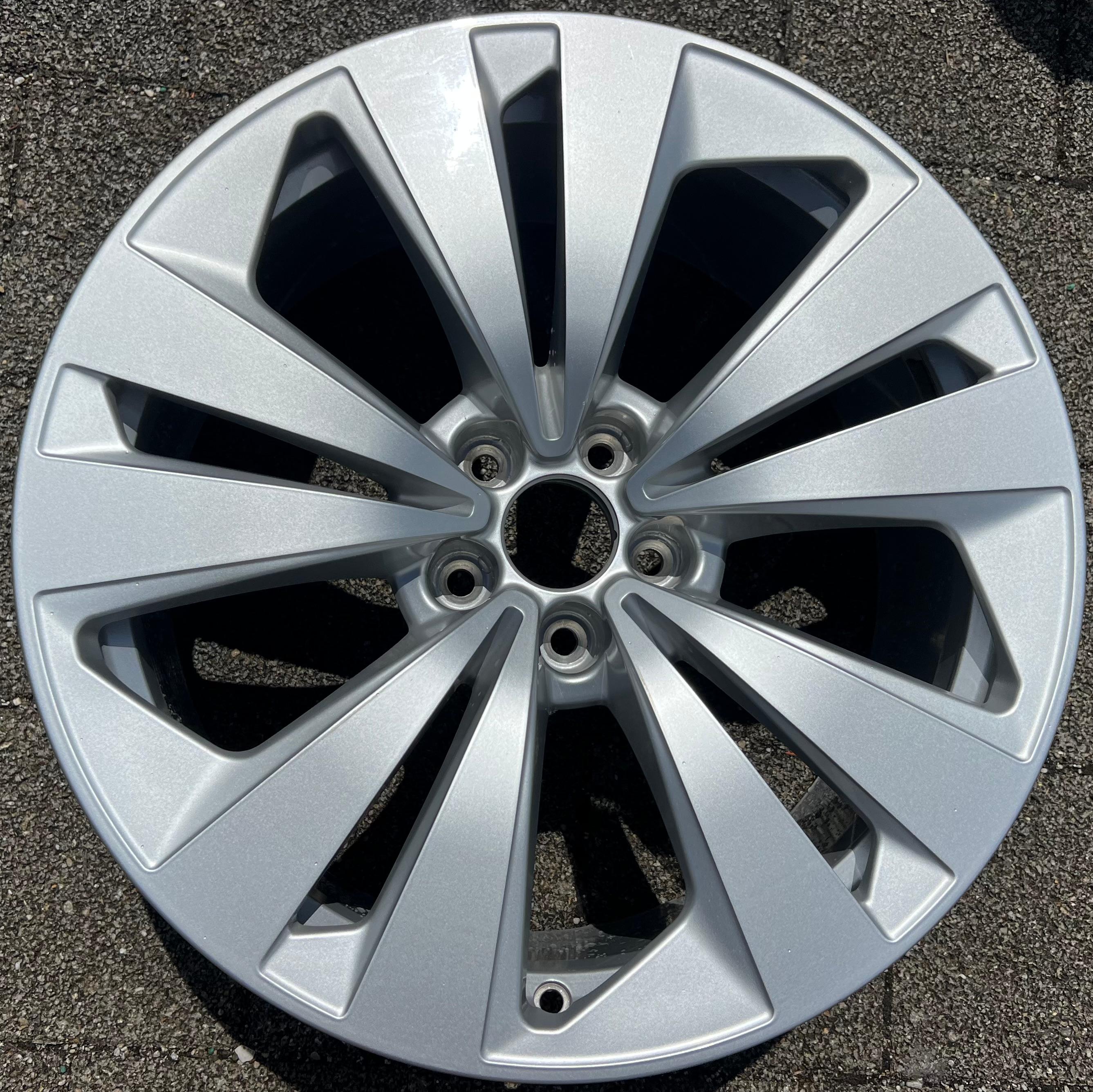 1 X ORIGINAL 19" ALUFELGE AUDI Q8 4M8601025 8,5x19 ET20 FELGE FREIHAUS