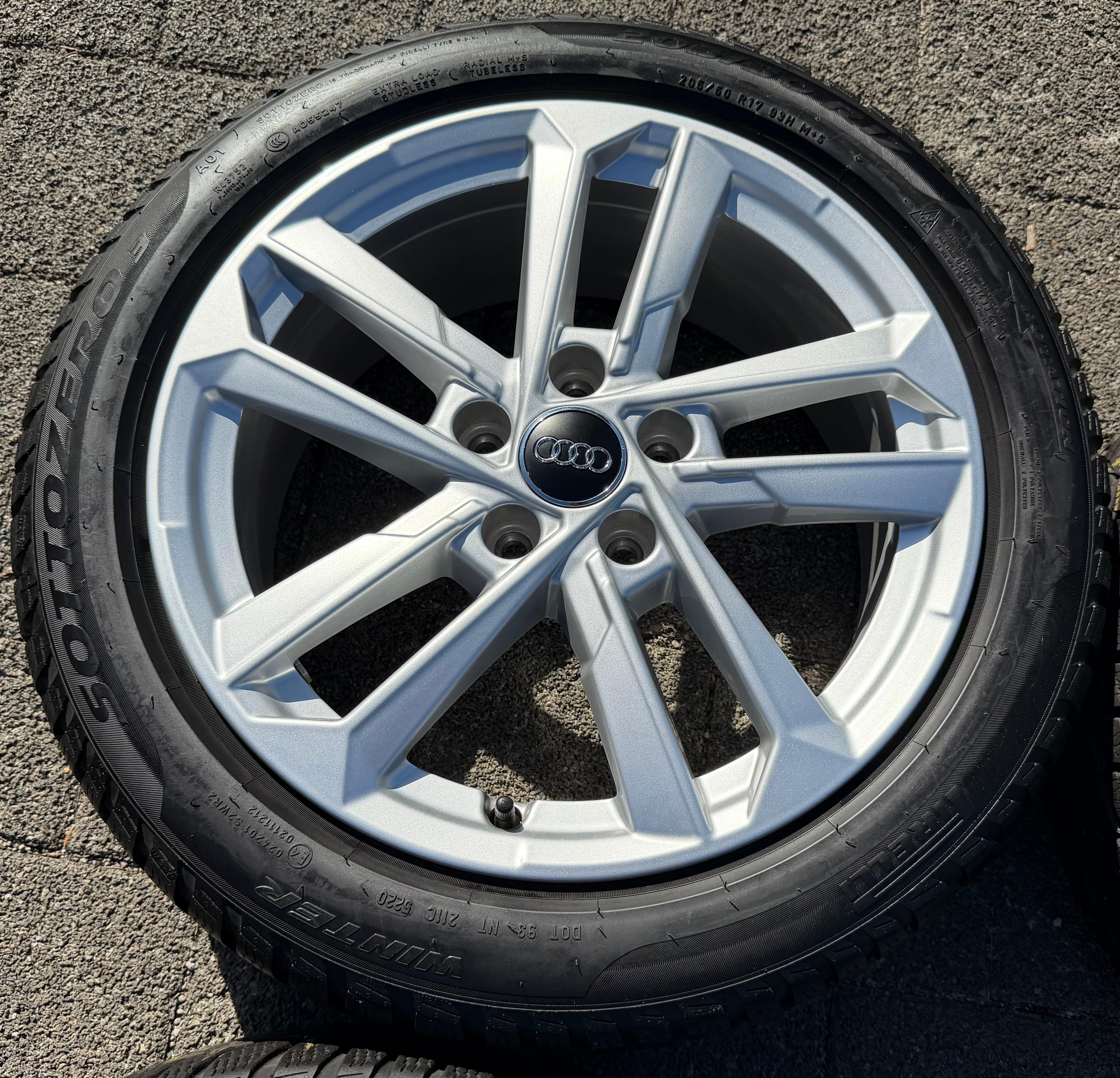 4 Original 17" Alu Winterräder Audi A3 S3 8Y 8Y0601025L 205/50R17 93H Pirelli