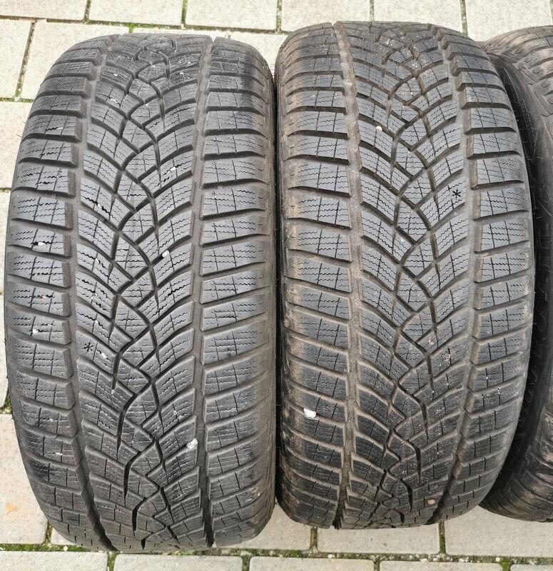 4 x 215/45R16 90V Winterreifen Goodyear Ultra Grip Performance 8mm 2018