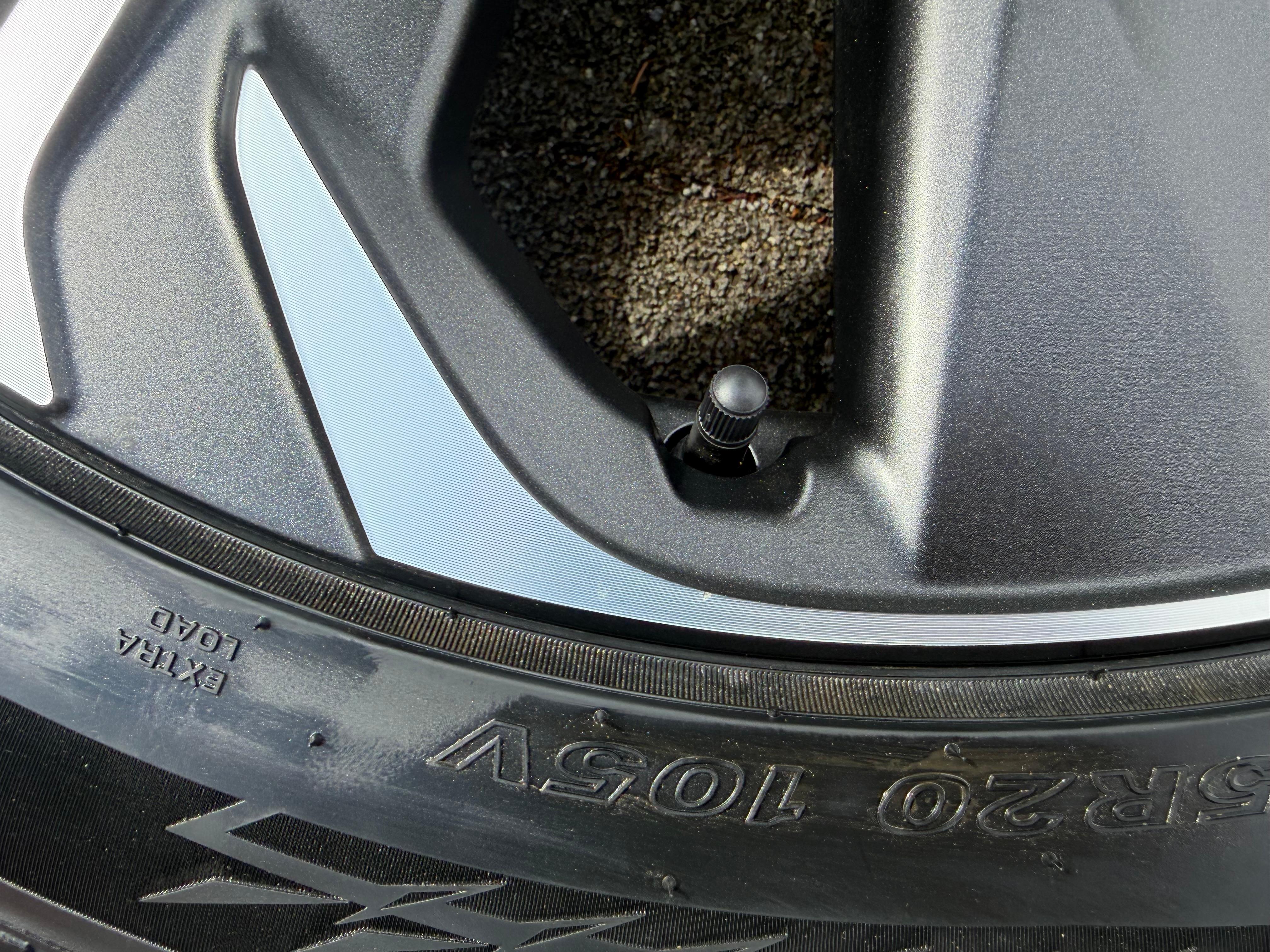 4 Original 20" Alu Winterräder Cupra Tavascan 255/45R10 105V Nexen 2026