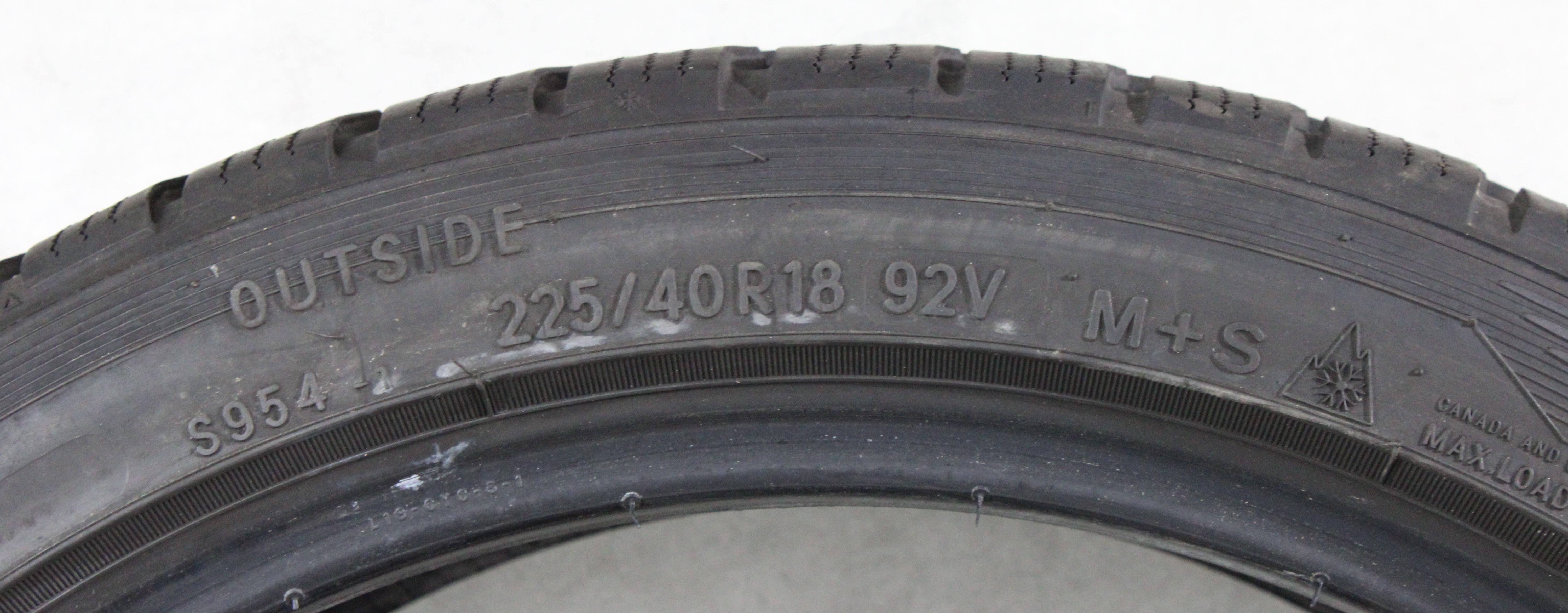 1 x 225/40R18 92V Winterreifen Toyo SnowProx S954 6-6,5mm 2021