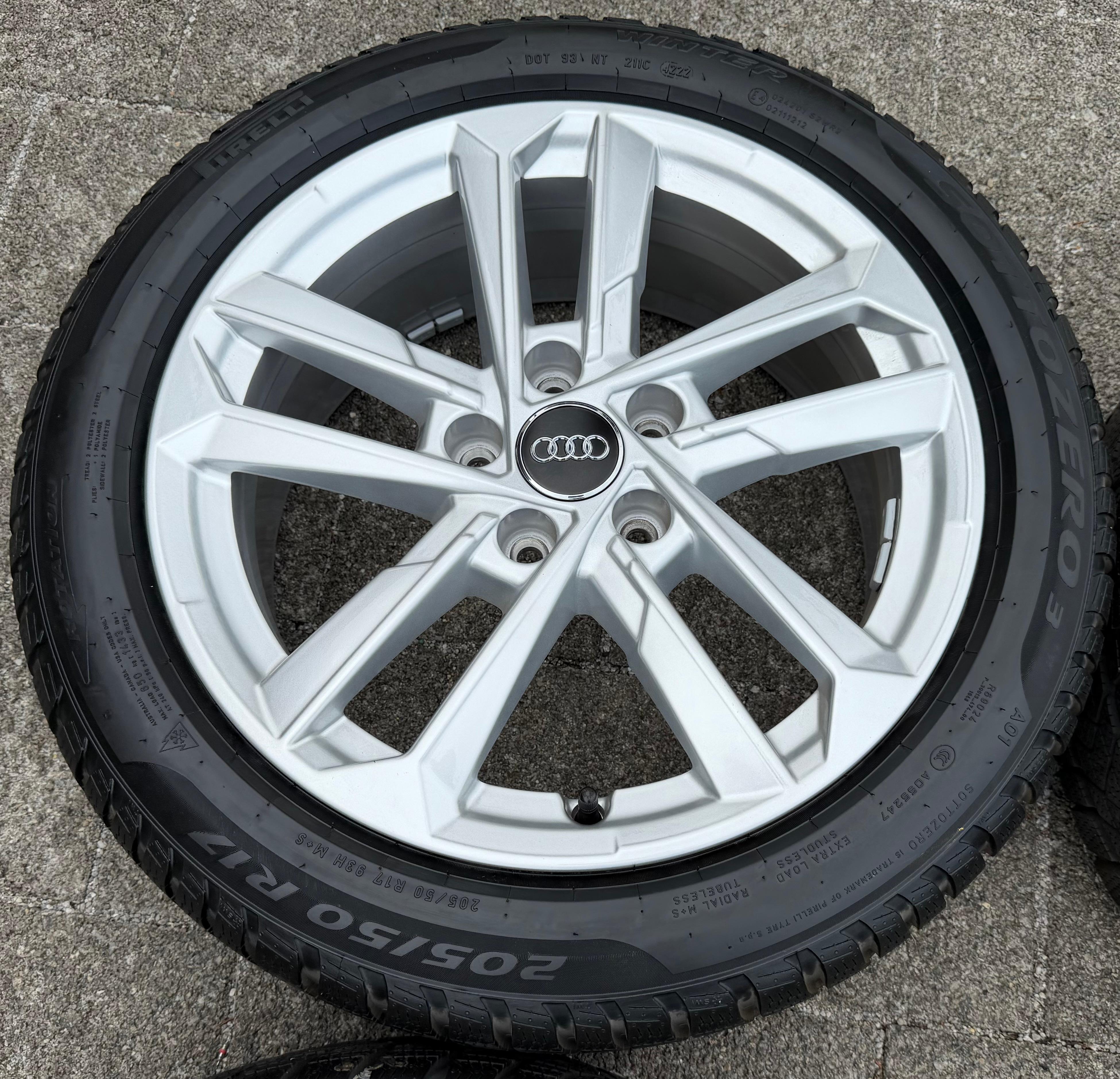 4 Original 17" Alu Winterräder Audi A3 S3 8Y 8Y0601025L 205/50R17 93H Pirelli